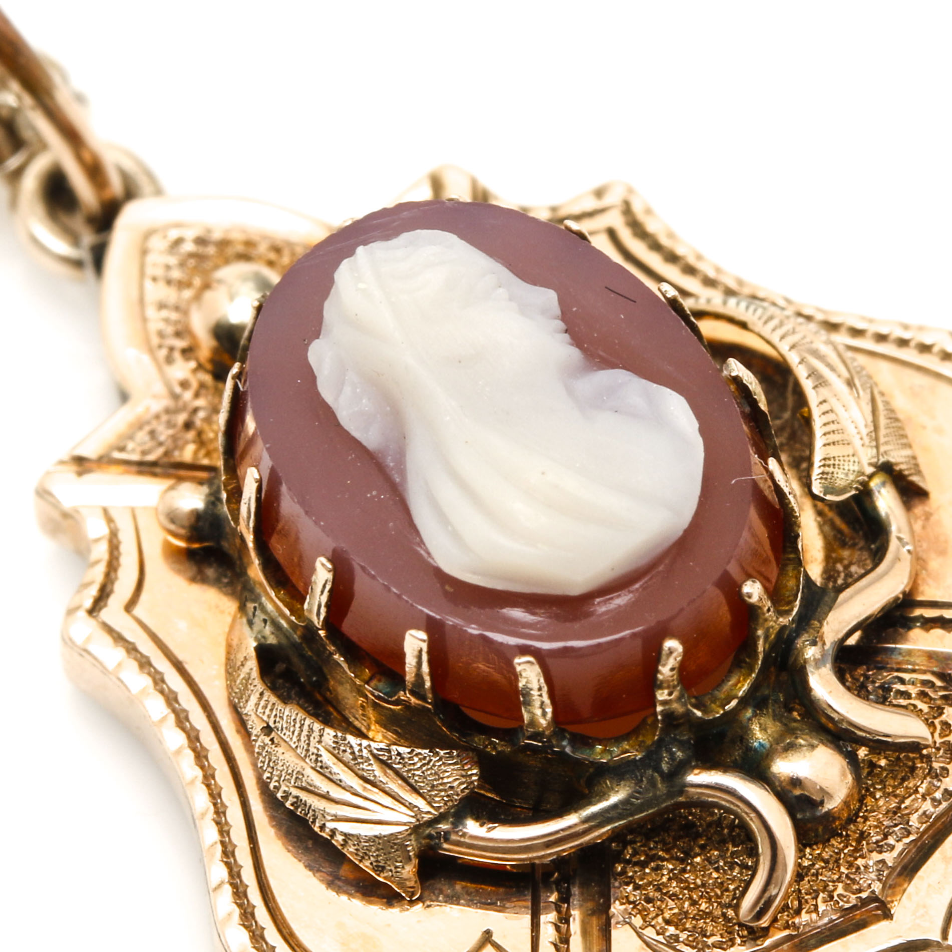 Vintage Cameo With Sterling Silver Rolo Chain