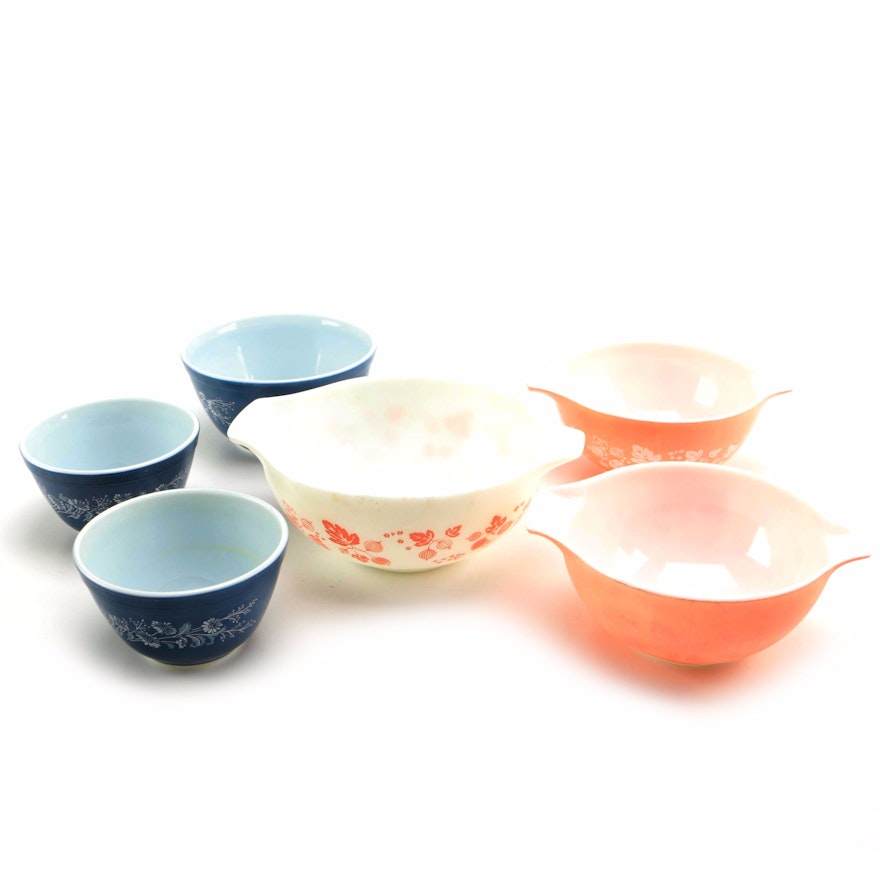 Collection of Vintage Pyrex Bowls