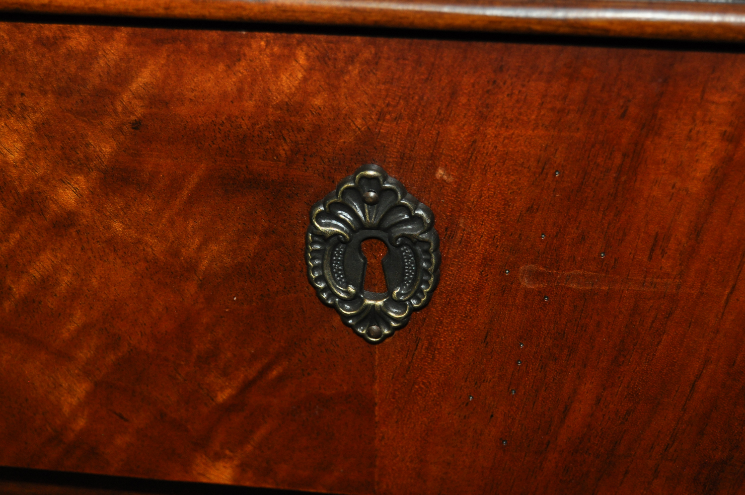 Havertys Collections Mahogany Breakfront China Cabinet