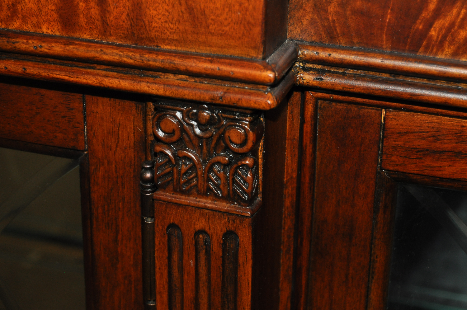 Havertys Collections Mahogany Breakfront China Cabinet