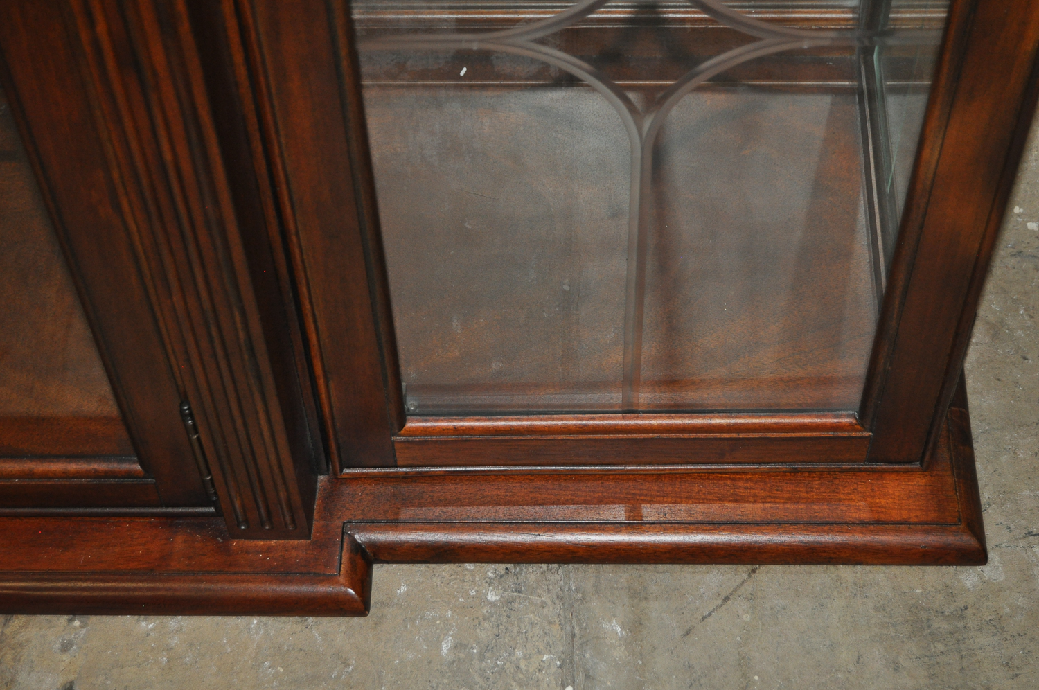 Havertys Collections Mahogany Breakfront China Cabinet