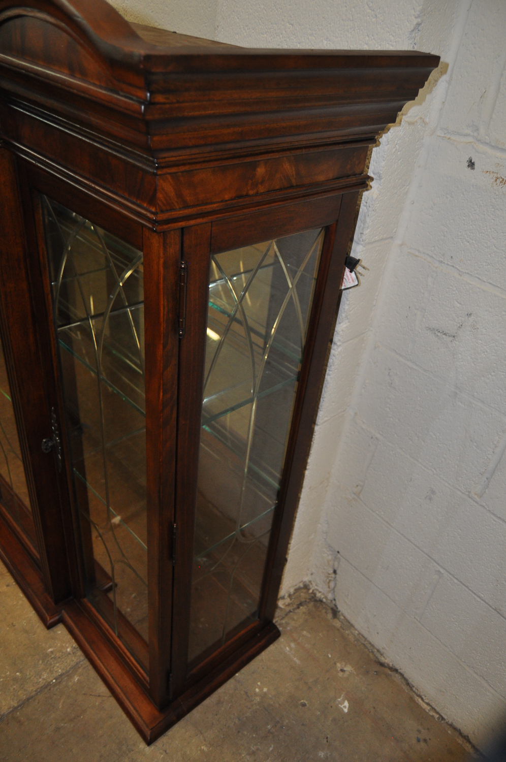 Havertys Collections Mahogany Breakfront China Cabinet