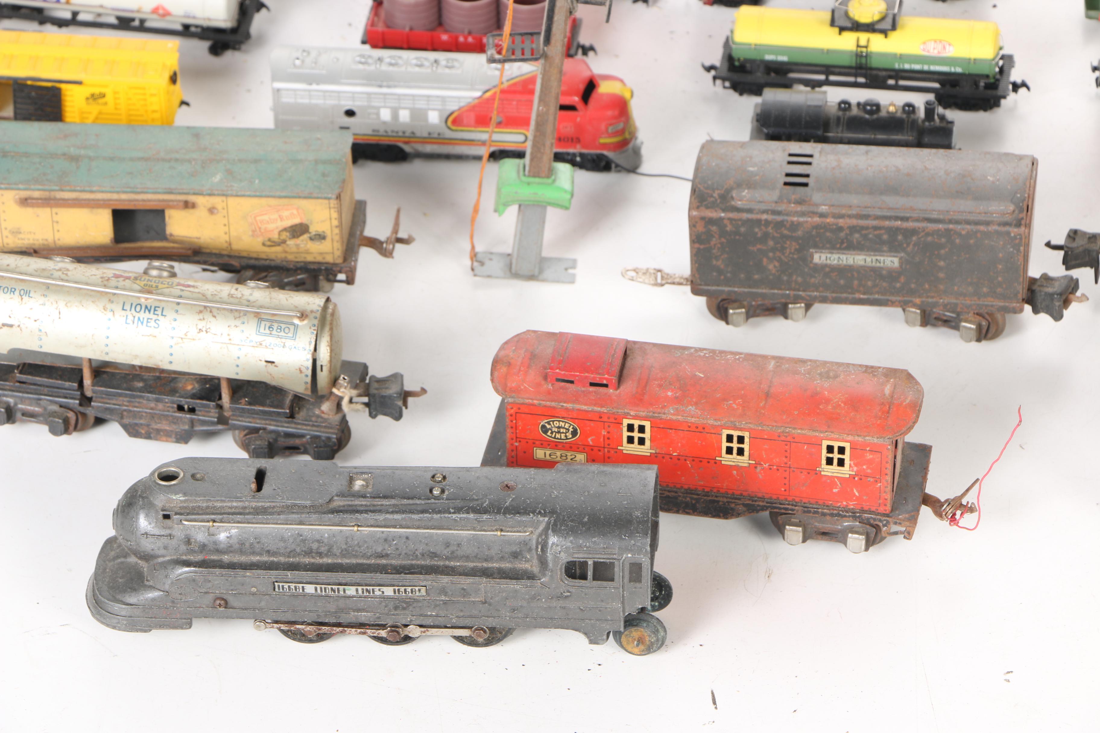 Model Train Assortment Including Lionel