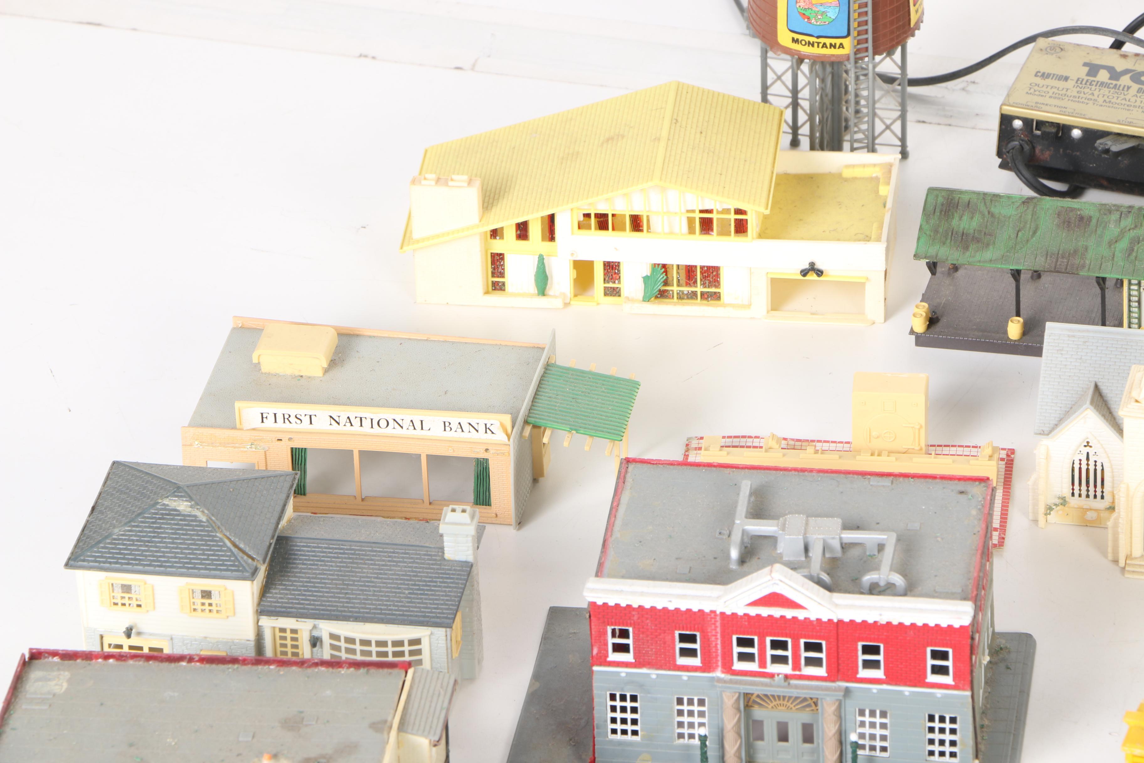 Model Train Assortment Including Lionel