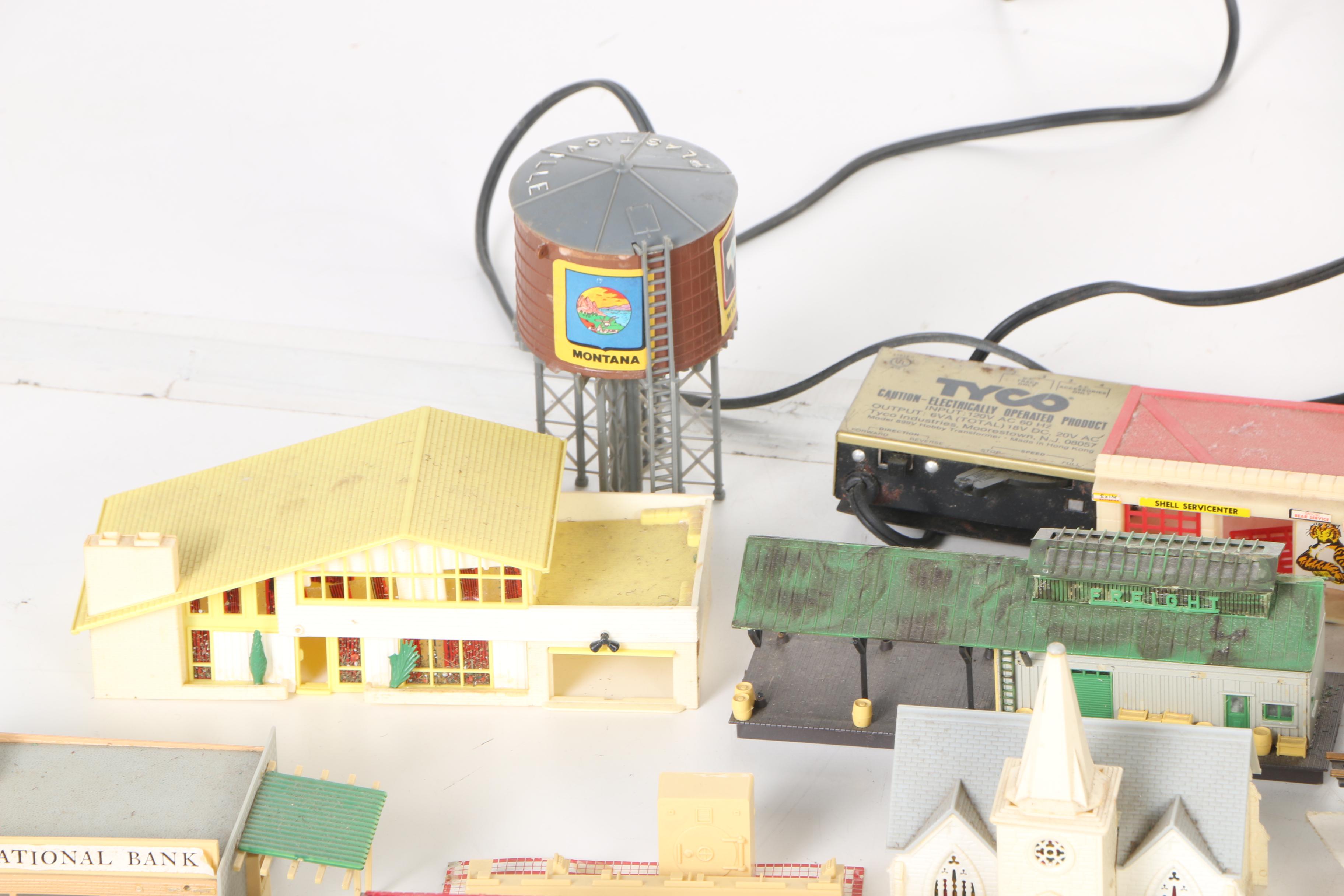 Model Train Assortment Including Lionel