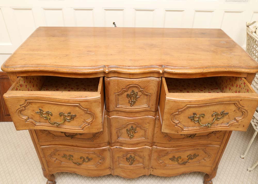 Victorian Style Dresser