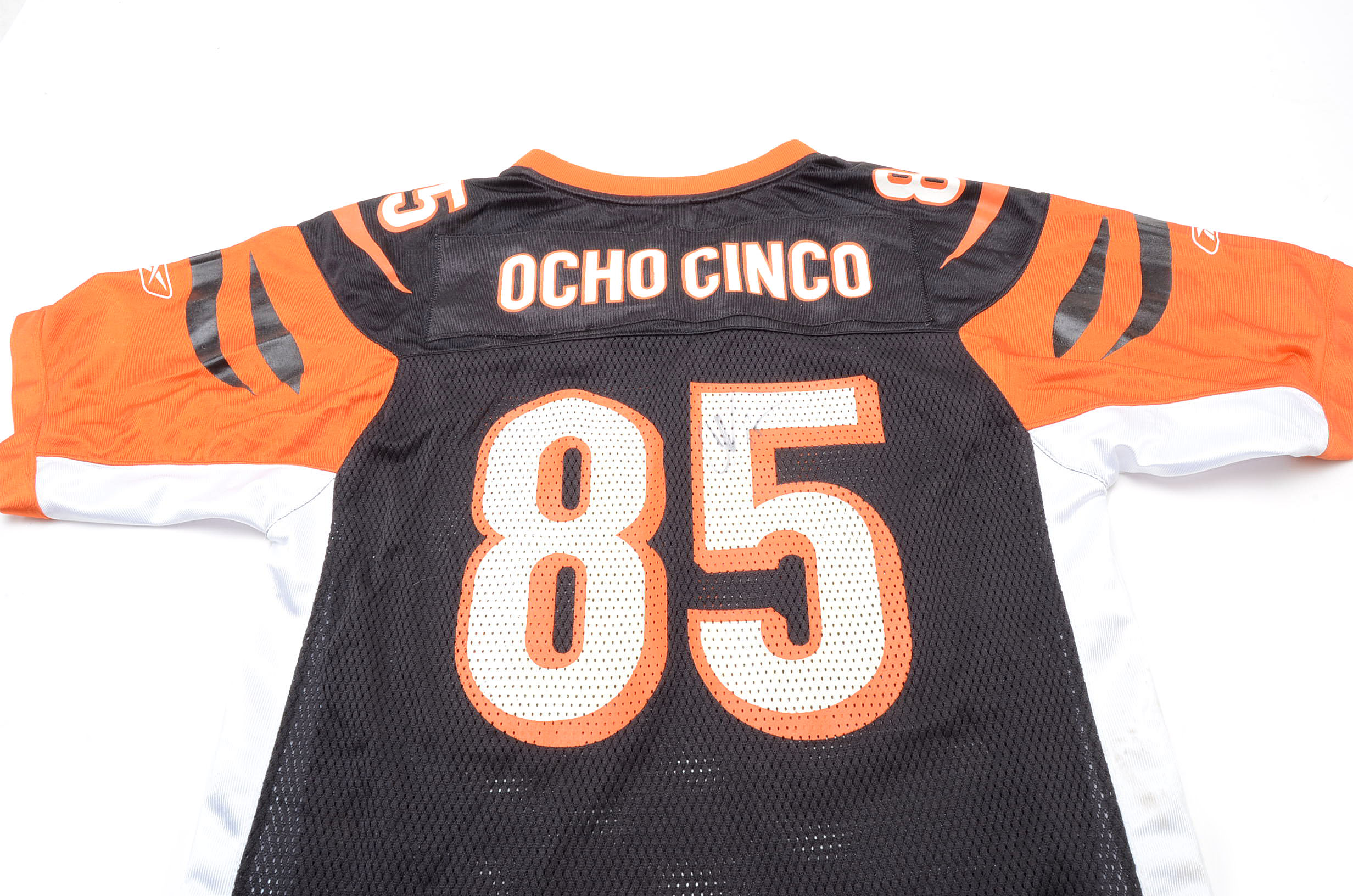 Rey Maualuga Signed Bengals Photo and Chad Johnson Auto Jersey