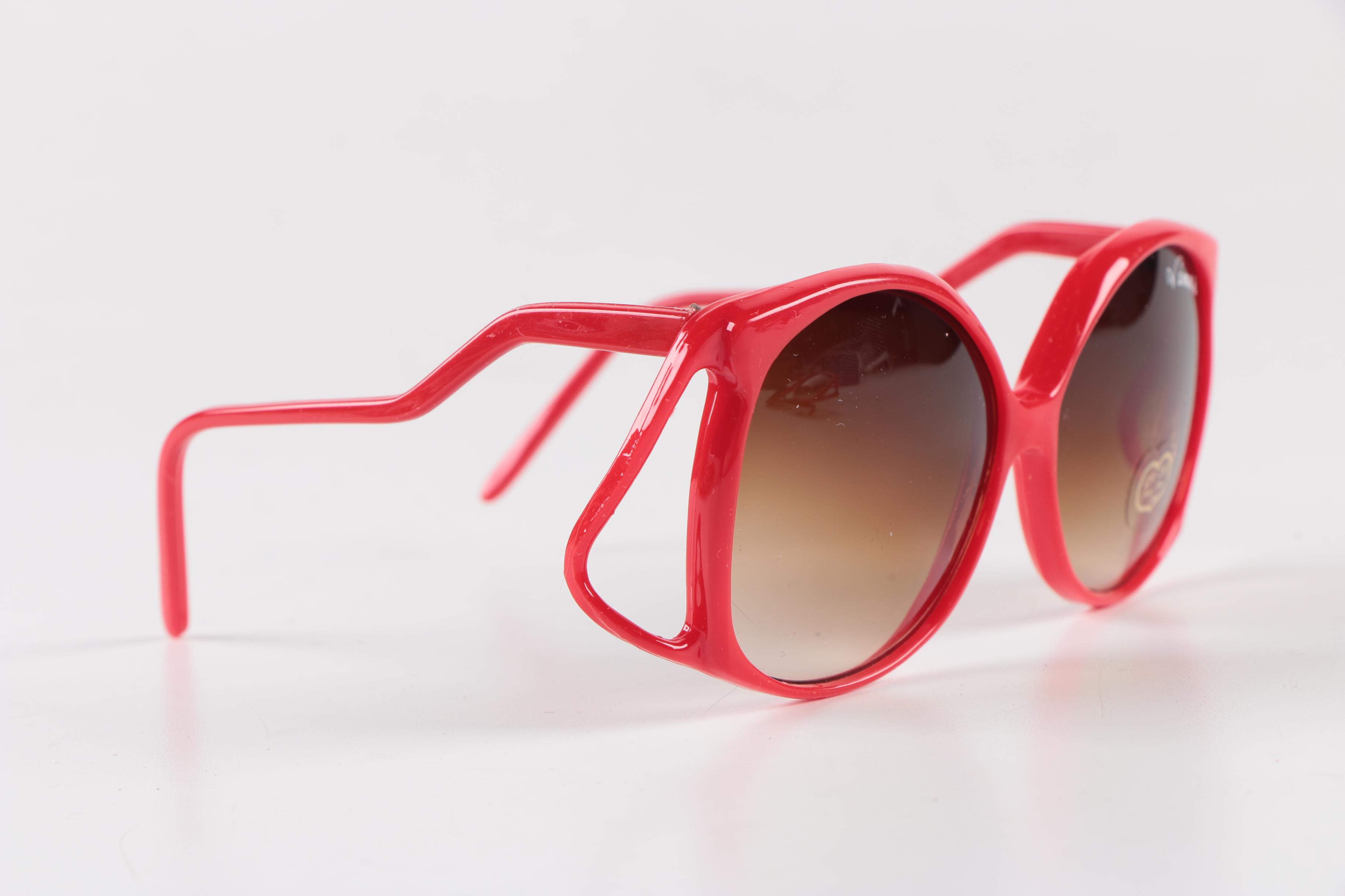 Women's Plastic Framed Sunglasses