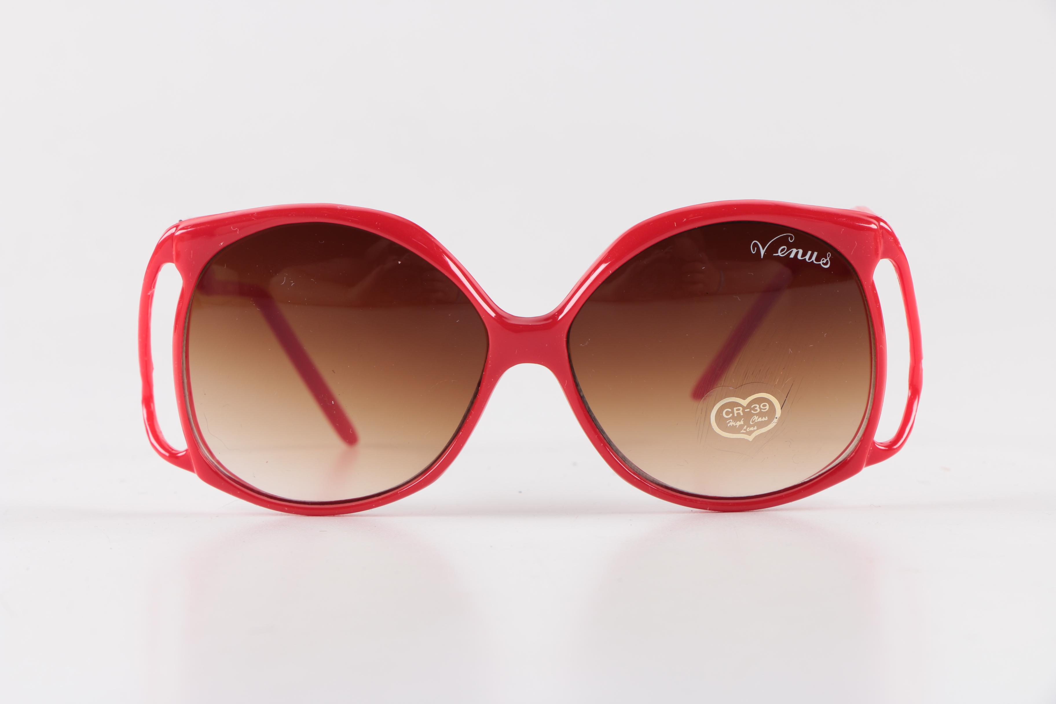 Women's Plastic Framed Sunglasses