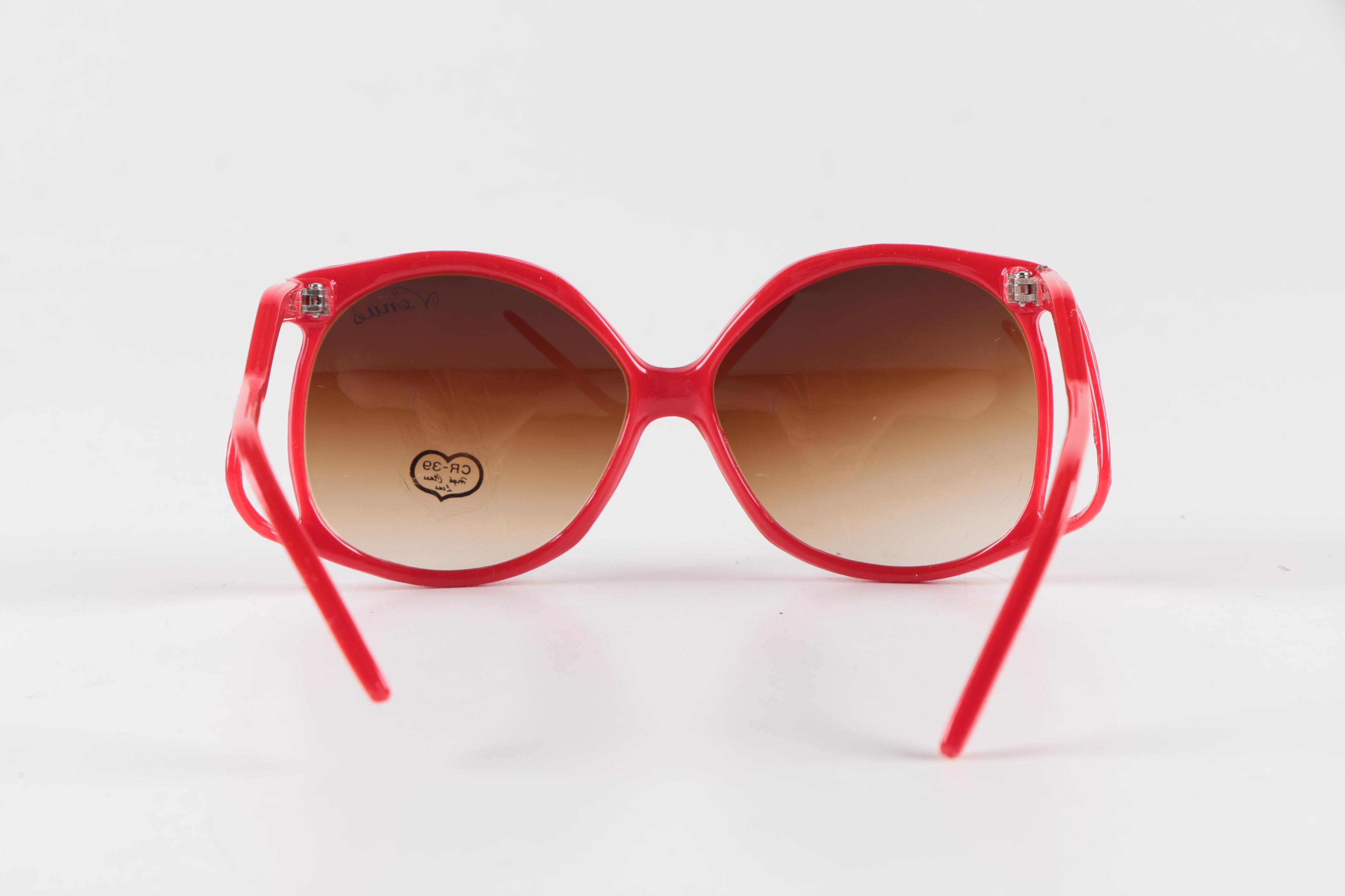 Women's Plastic Framed Sunglasses