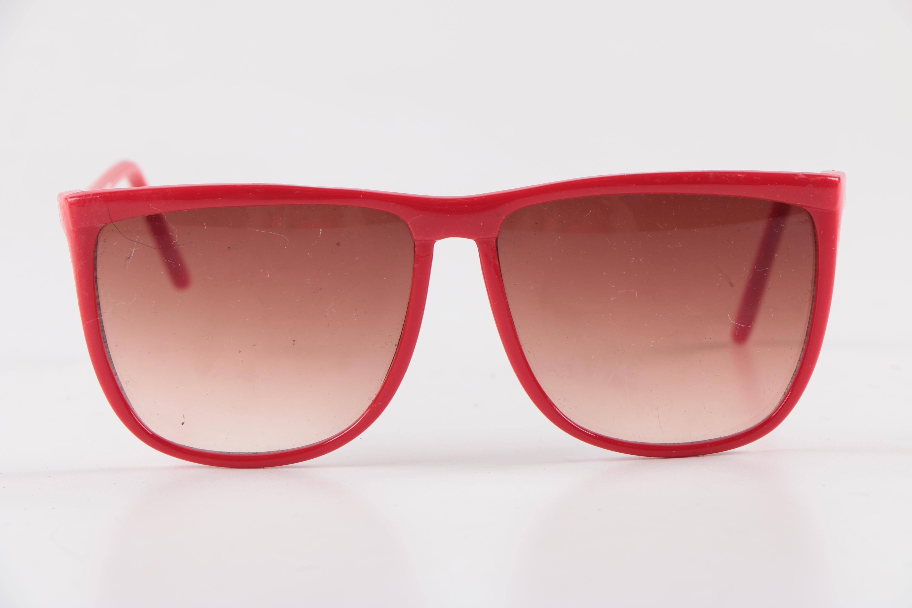 Women's Plastic Framed Sunglasses