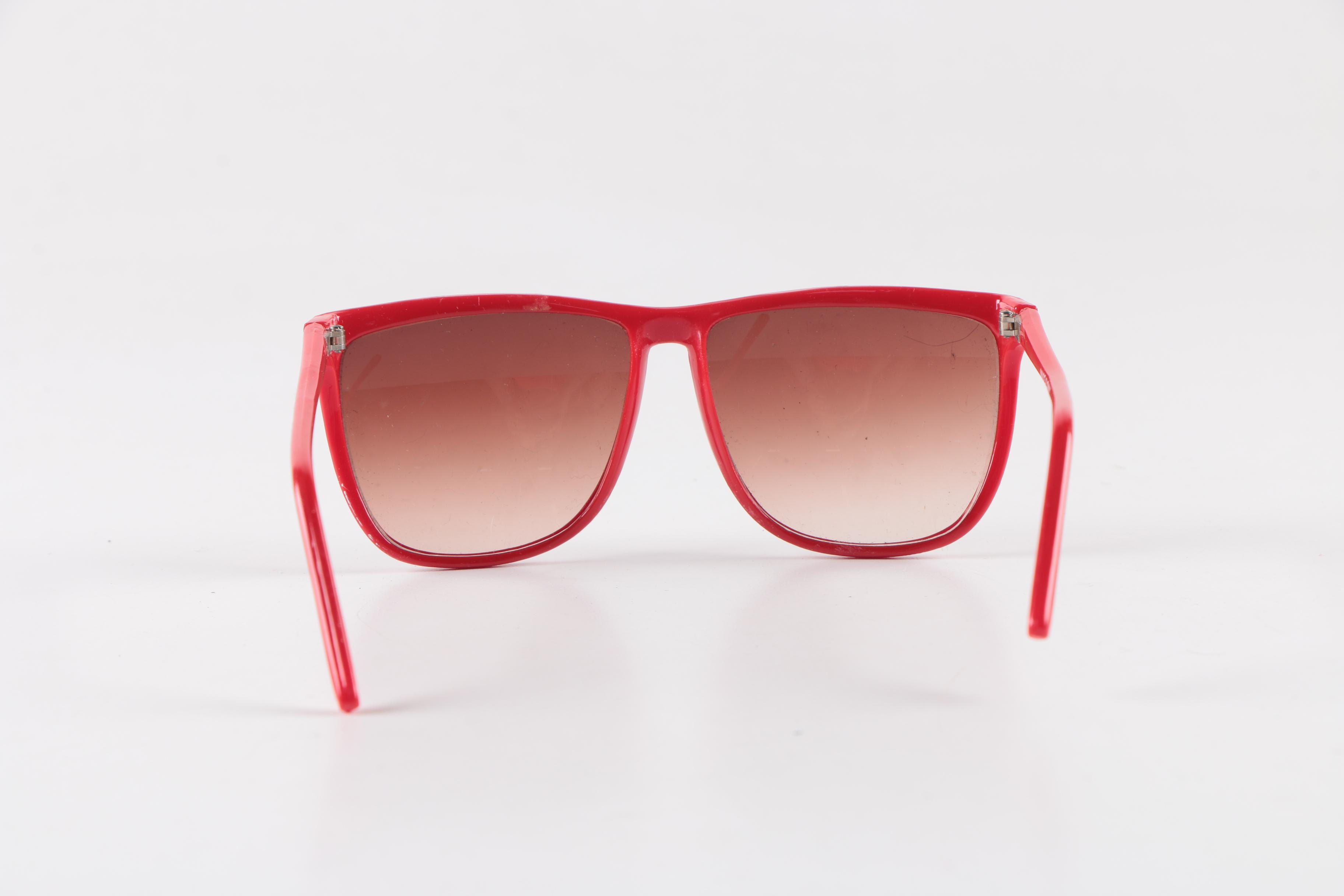 Women's Plastic Framed Sunglasses