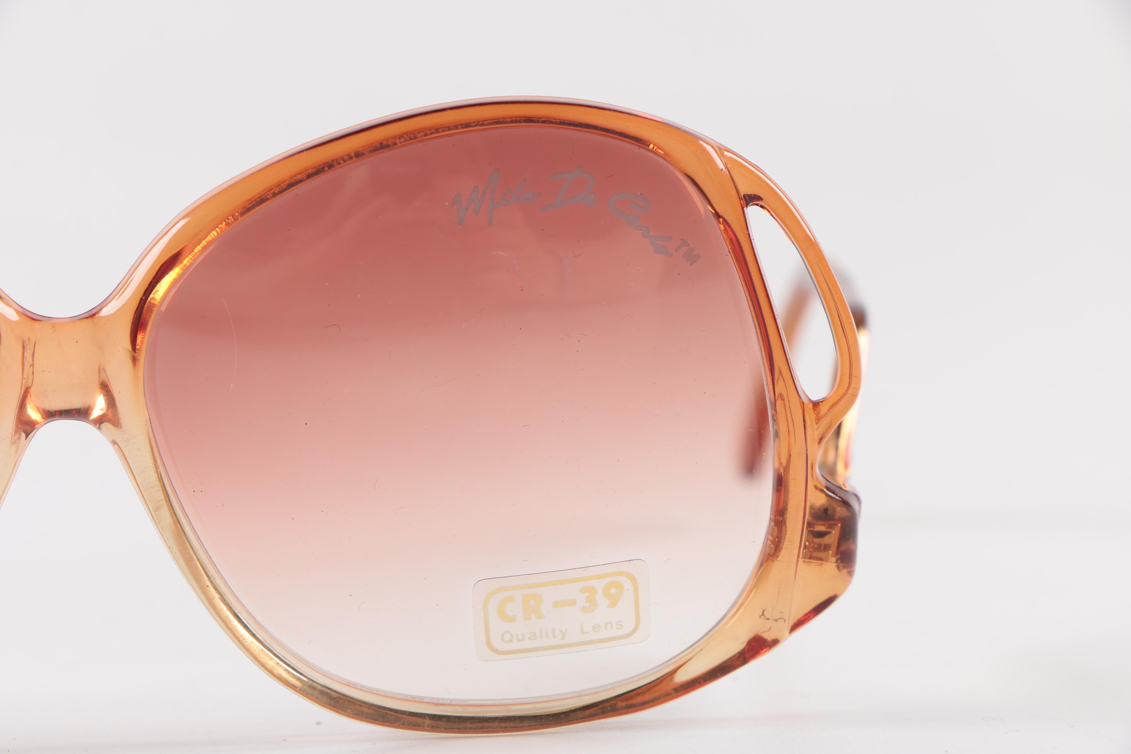 Women's Plastic Framed Sunglasses
