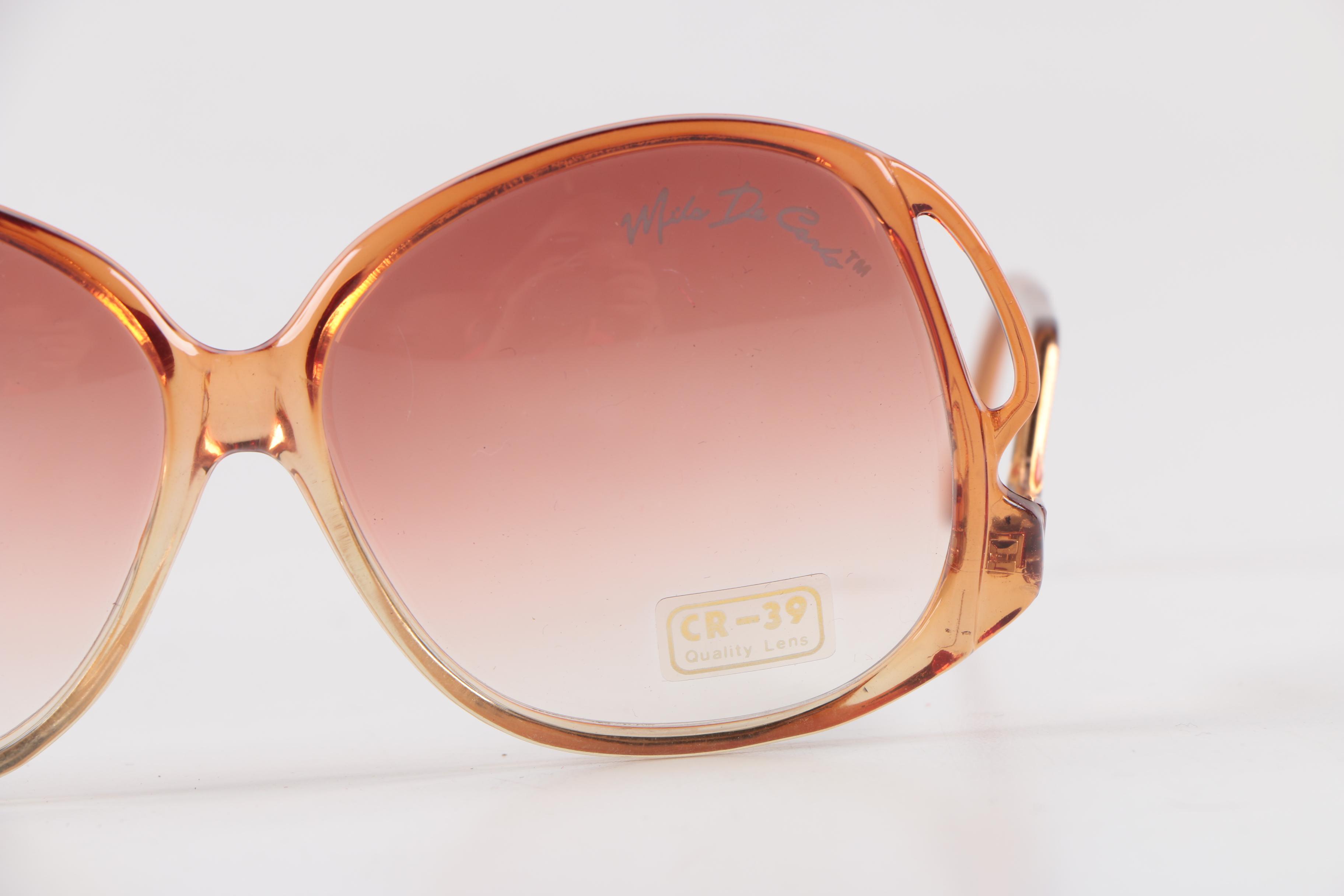 Women's Plastic Framed Sunglasses