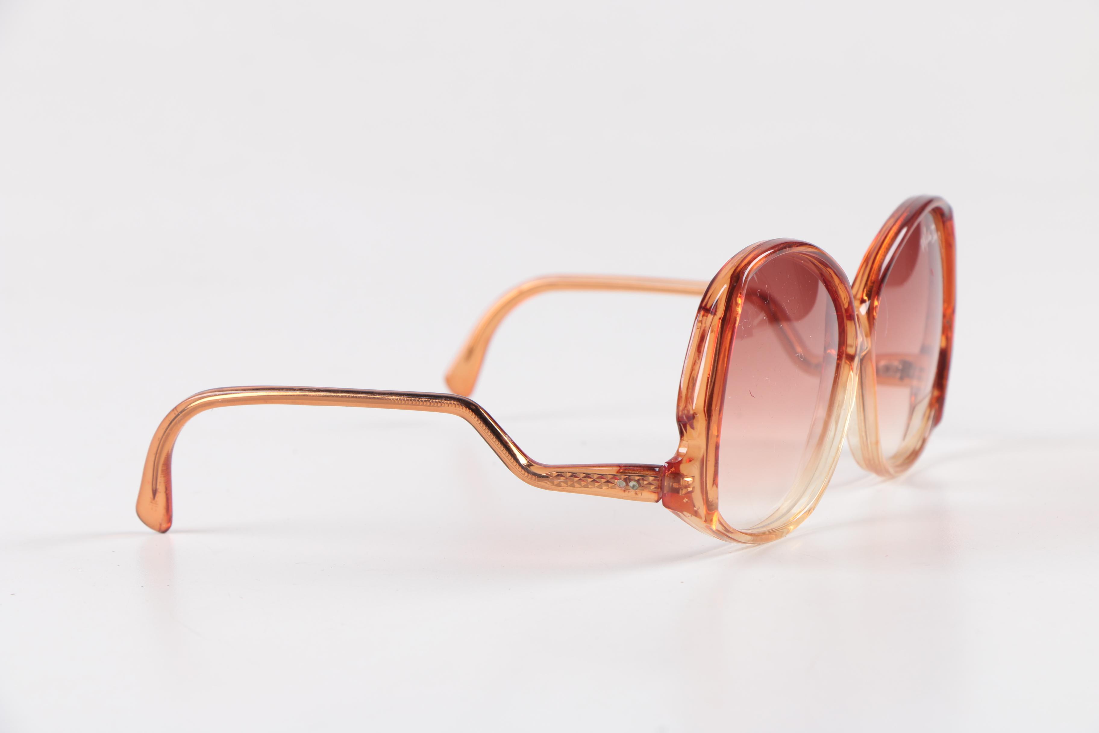 Women's Plastic Framed Sunglasses
