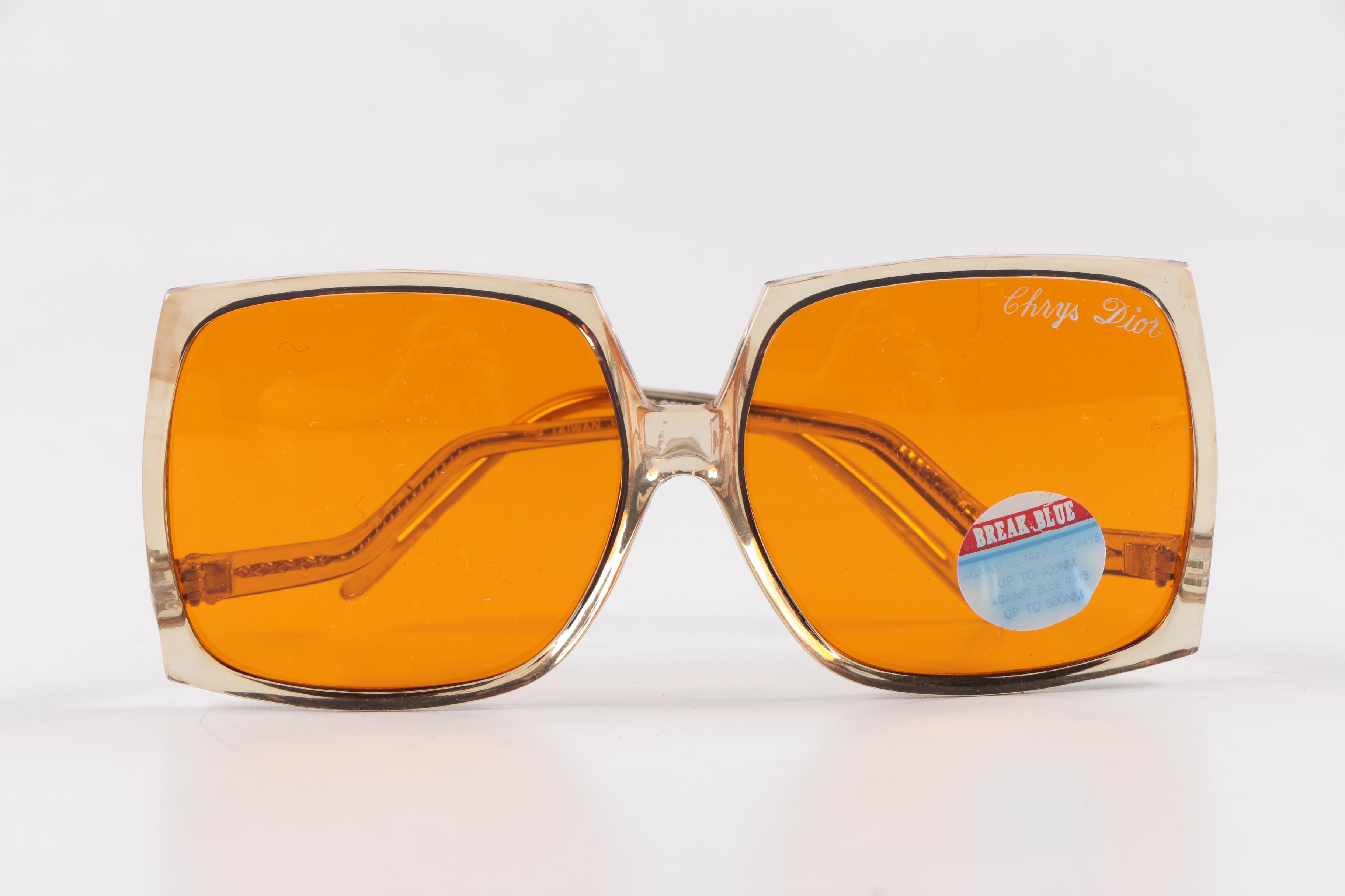 Women's Plastic Framed Sunglasses