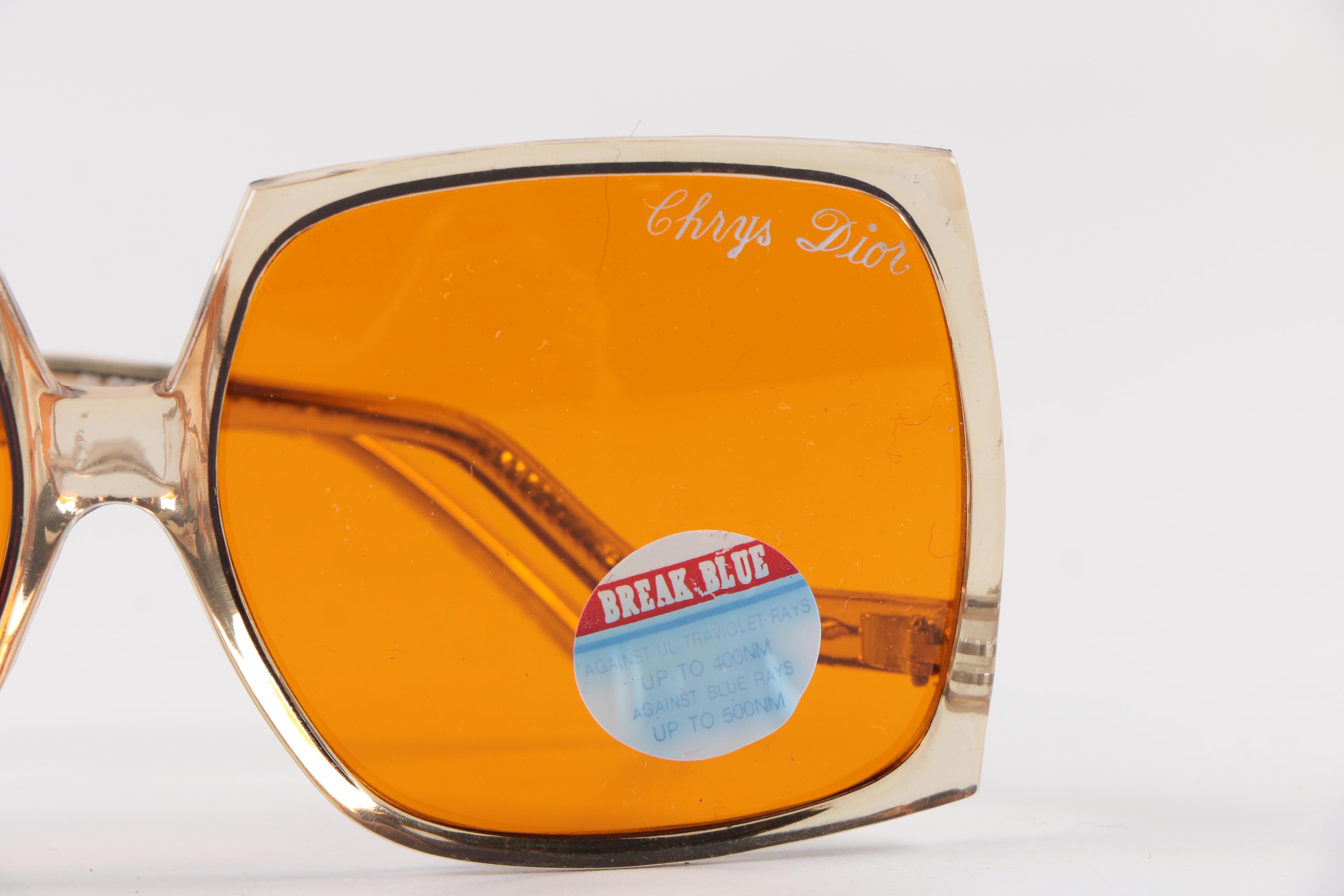 Women's Plastic Framed Sunglasses