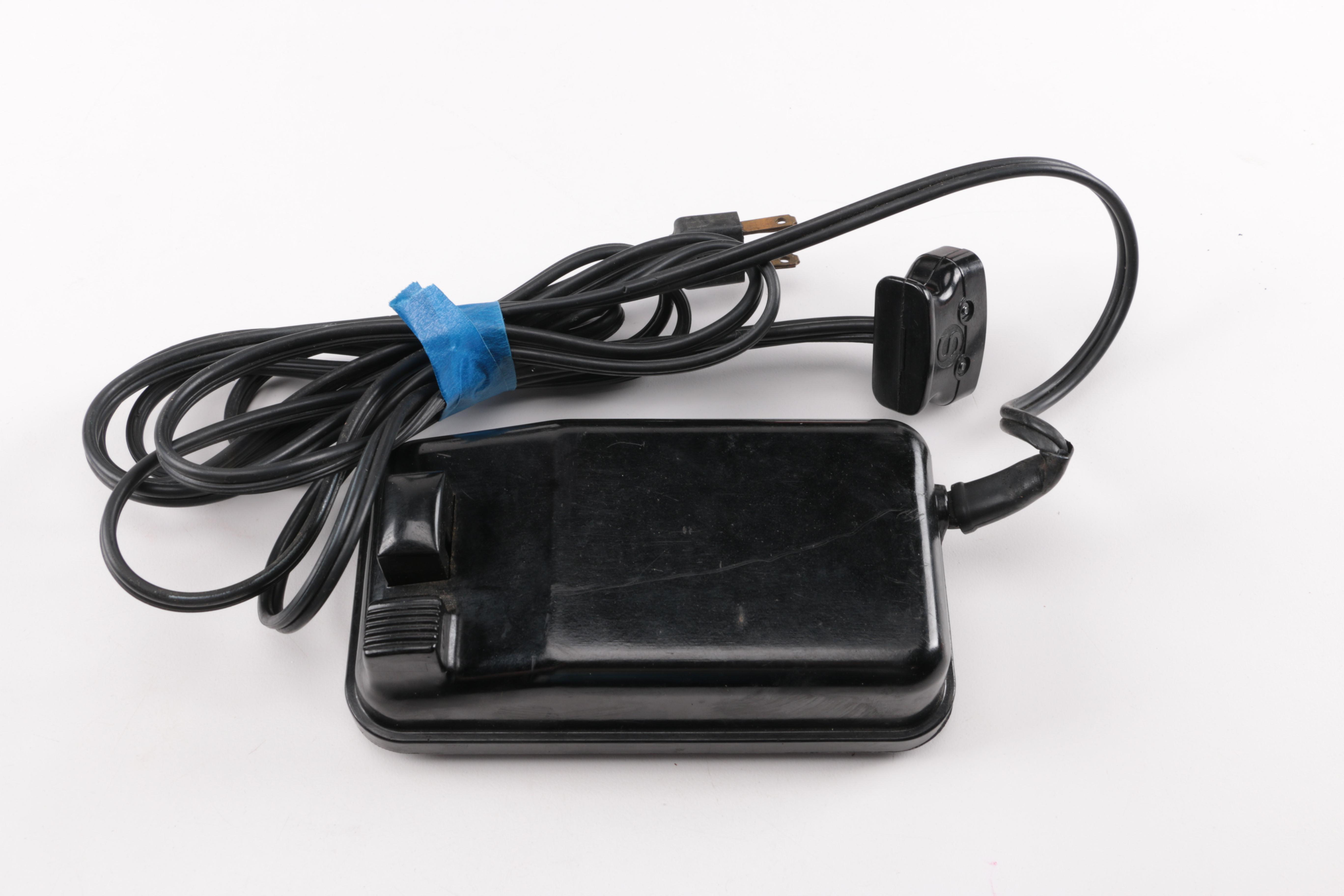 Circa 1950 Singer Featherweight 221K Sewing Machine