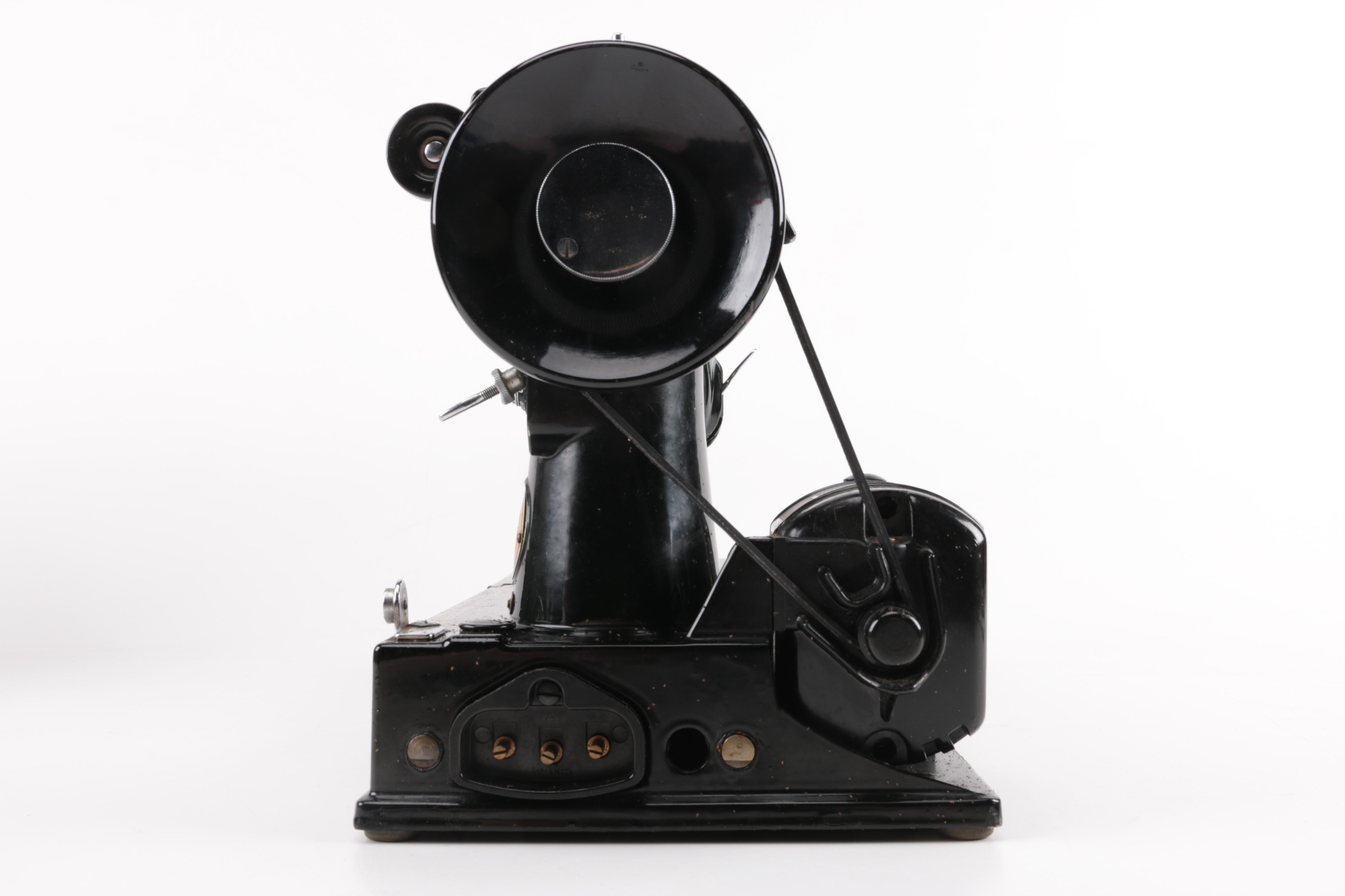 Circa 1950 Singer Featherweight 221K Sewing Machine