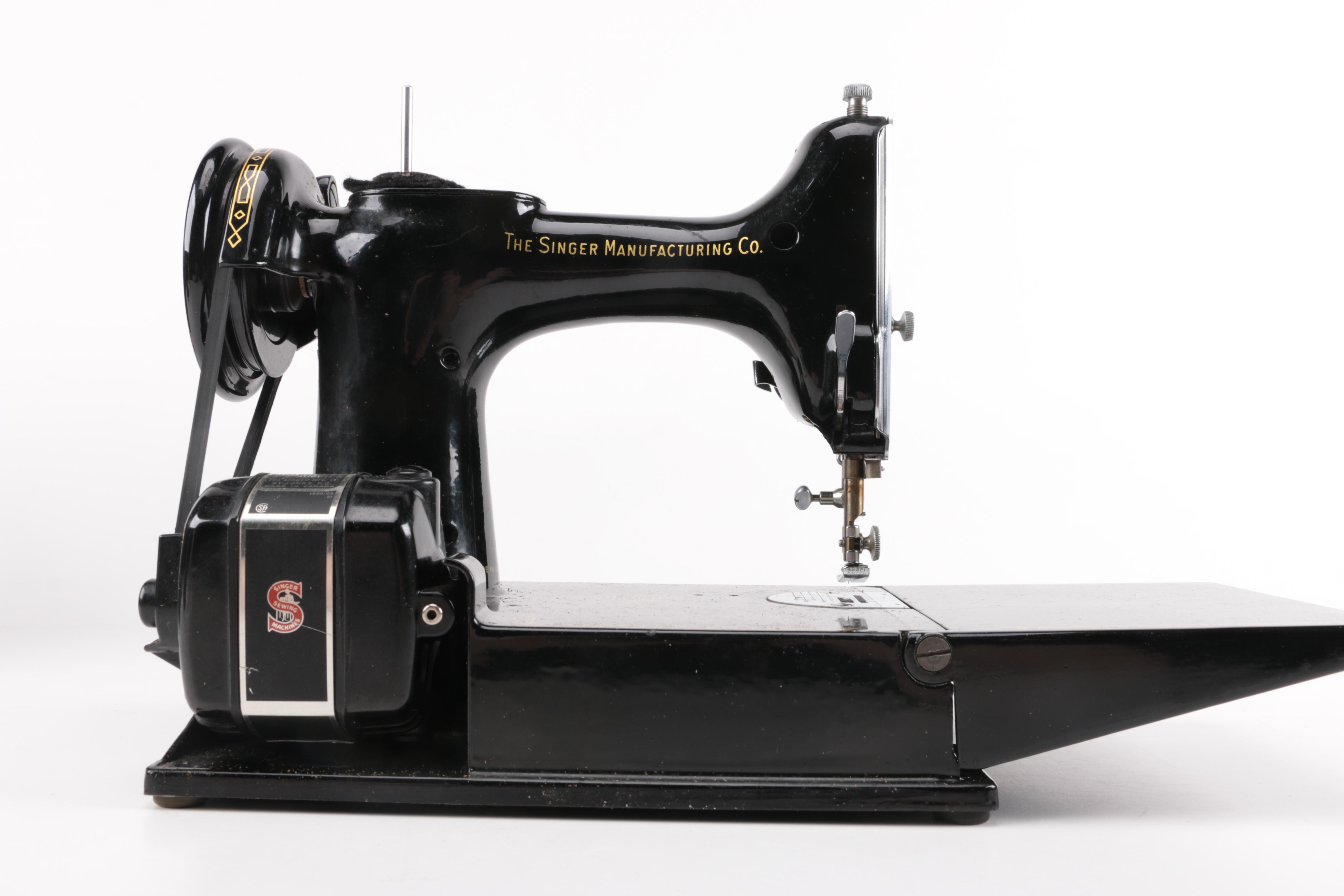 Circa 1950 Singer Featherweight 221K Sewing Machine