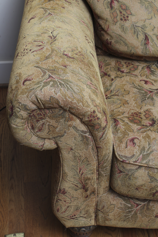 Paisley Footed Sofa with Five Pillows