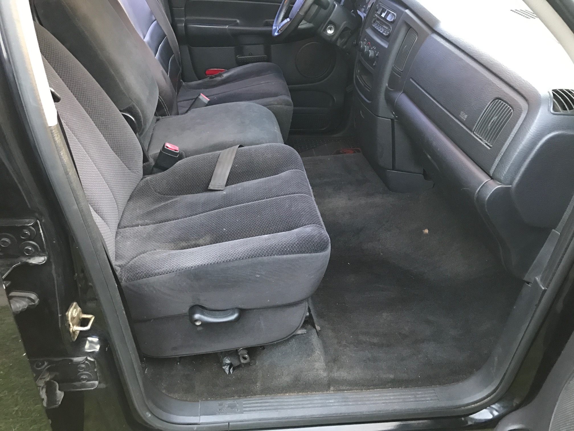 2004 Dodge Ram 1500 Pickup Truck