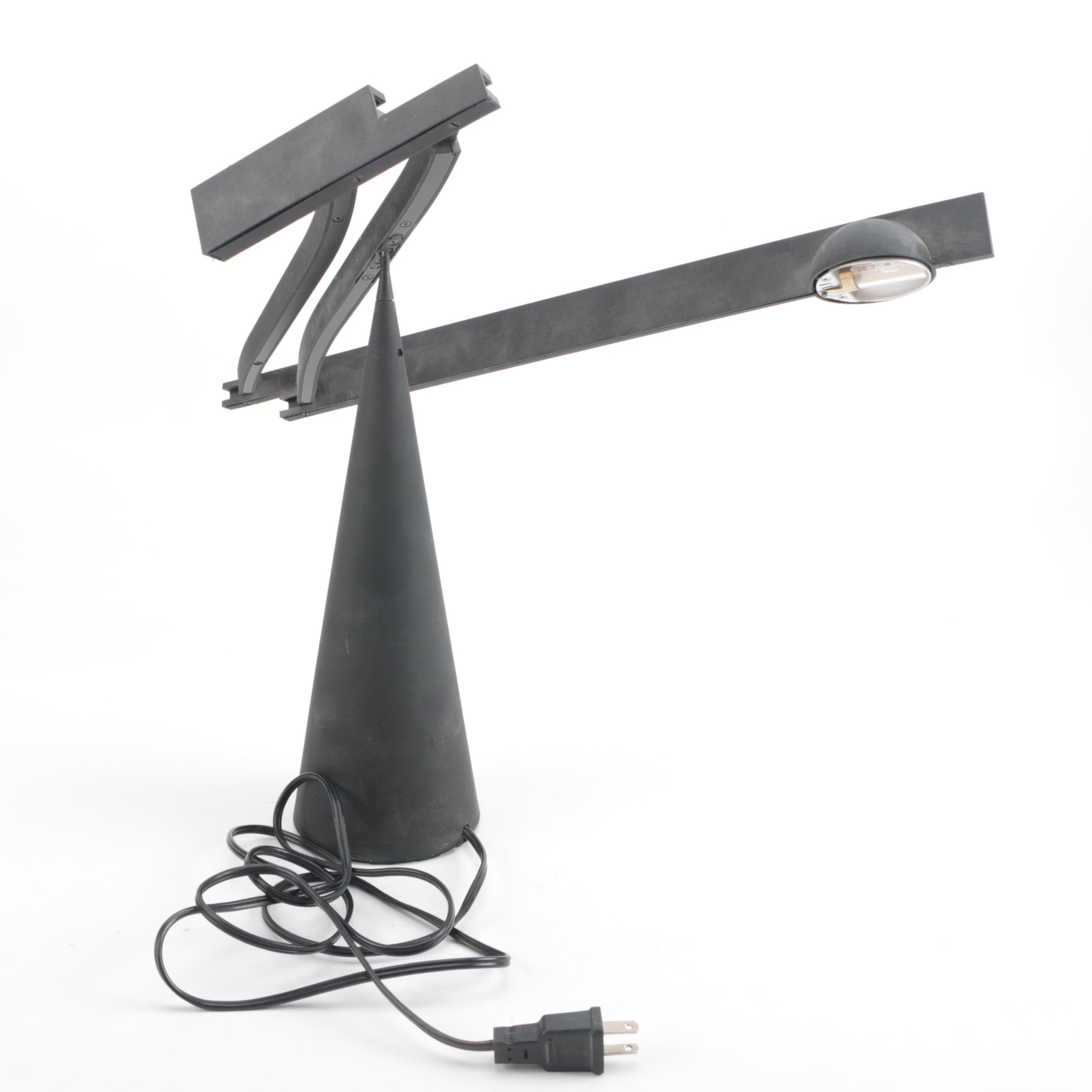 Modern Style Black Metal Cone Desk Lamp