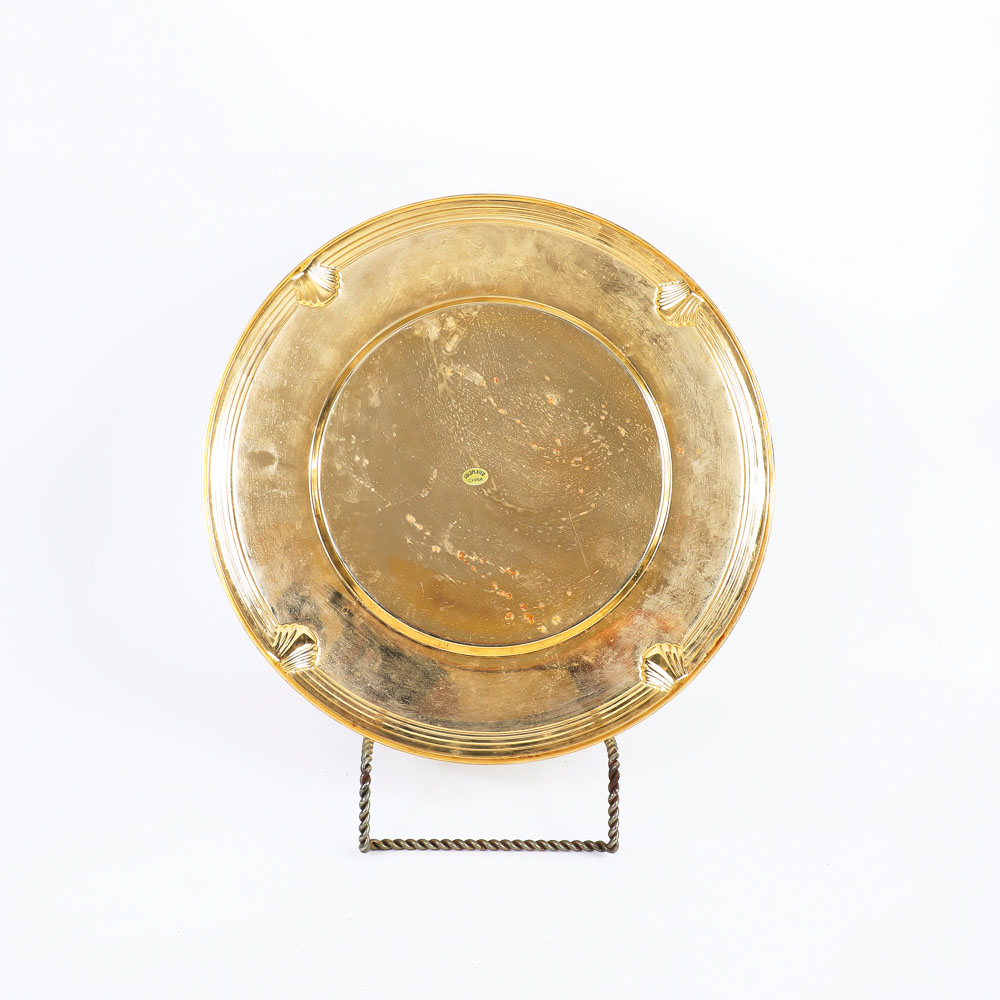 Assortment of Chargers and Tray