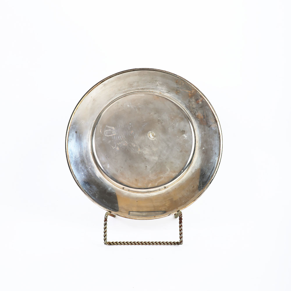 Assortment of Chargers and Tray