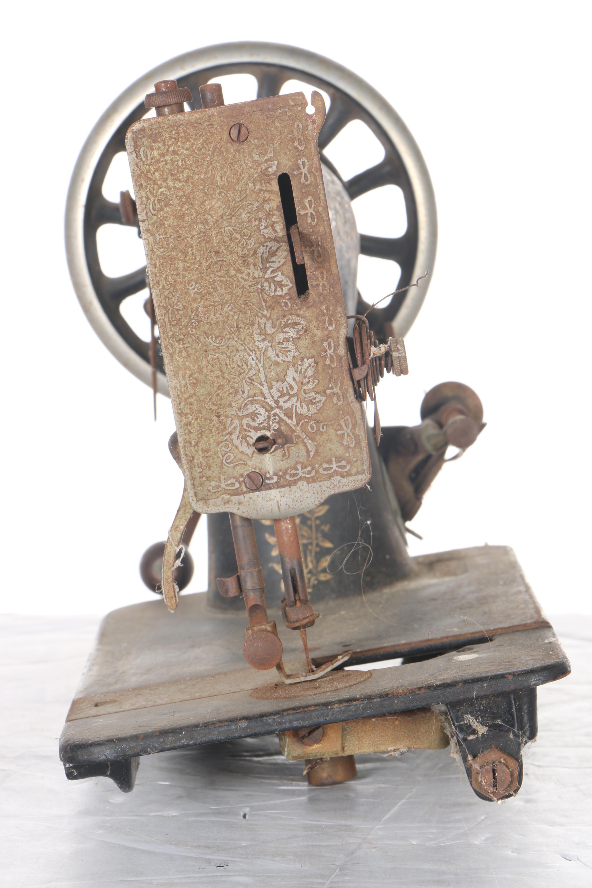 Antique Singer Hand Crank Sewing Machine