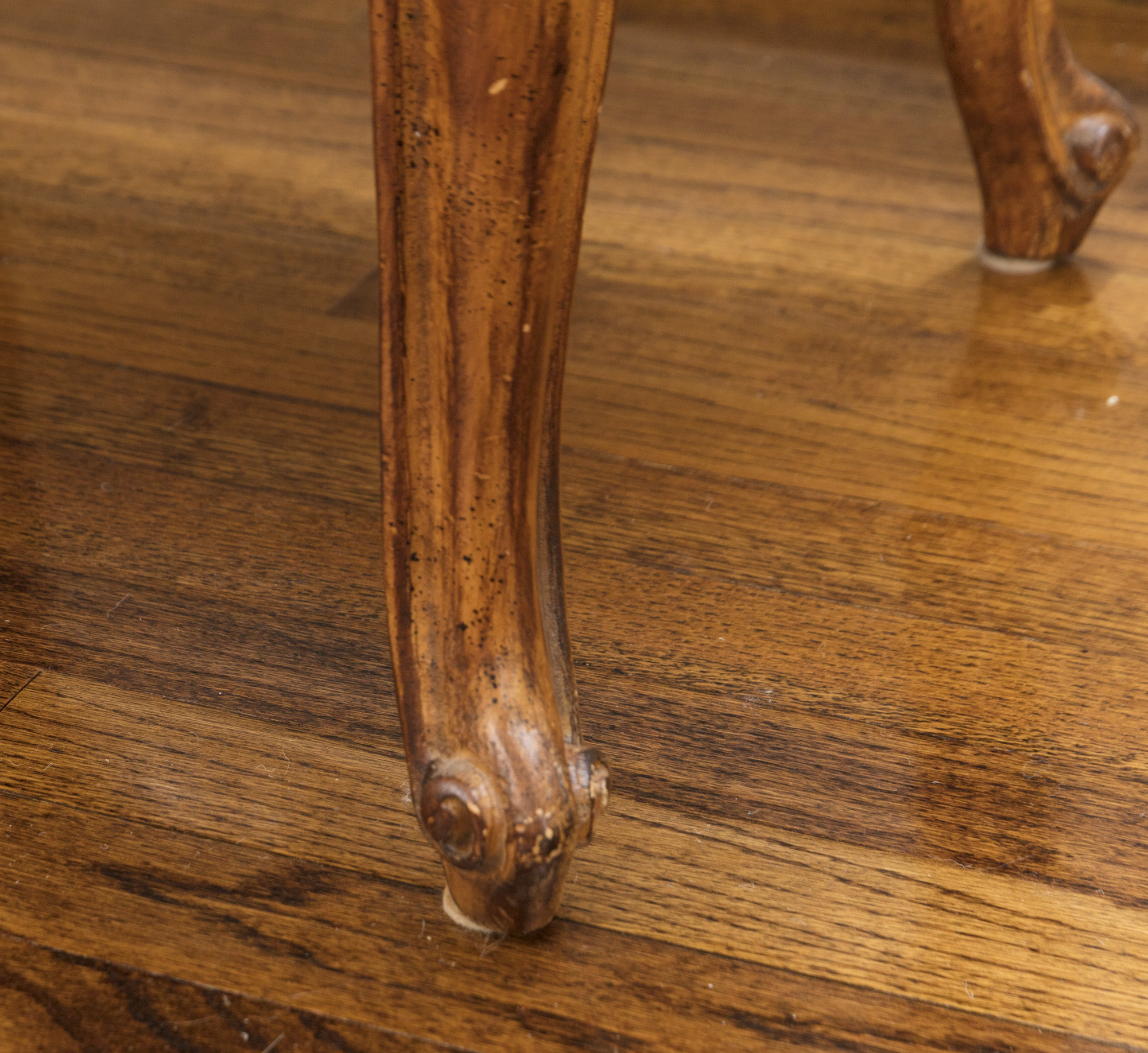 Rococo Style Glass-Topped Sofa Table with Two Footstools