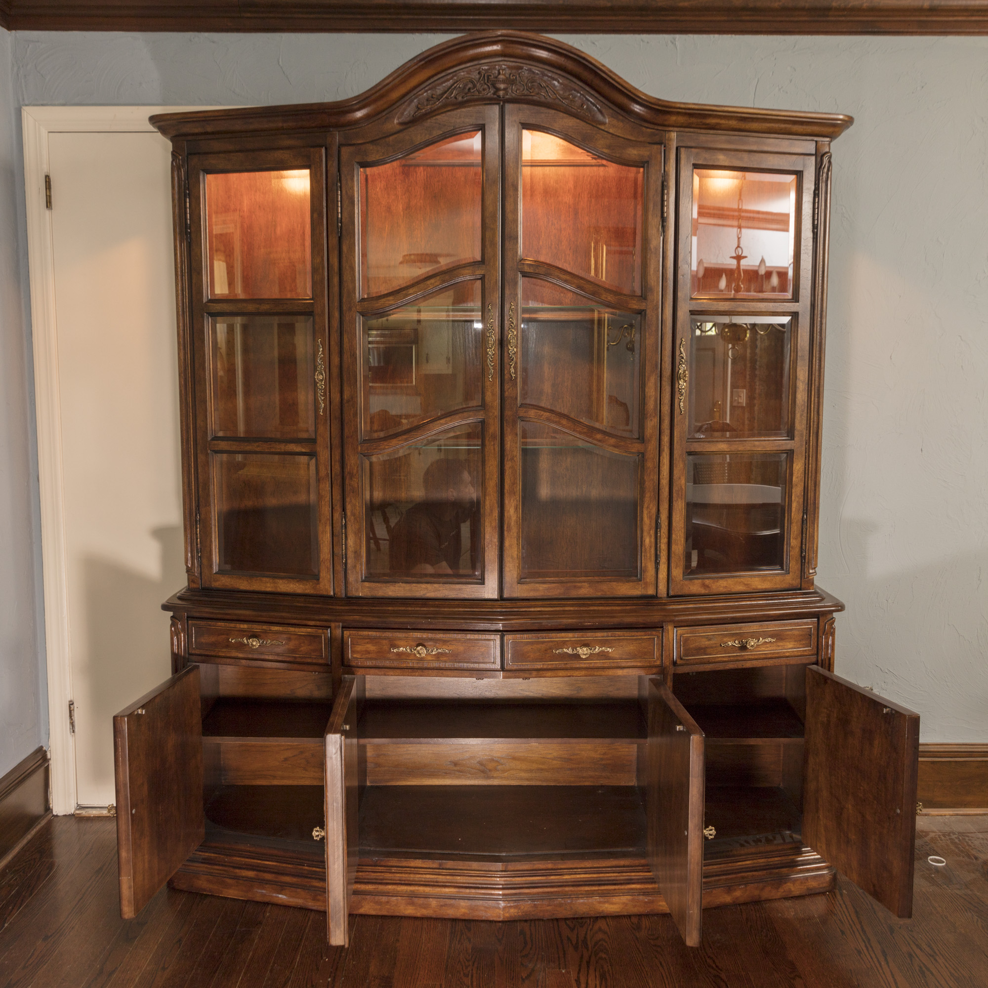 Bernhardt Hibriten Lighted China EBTH