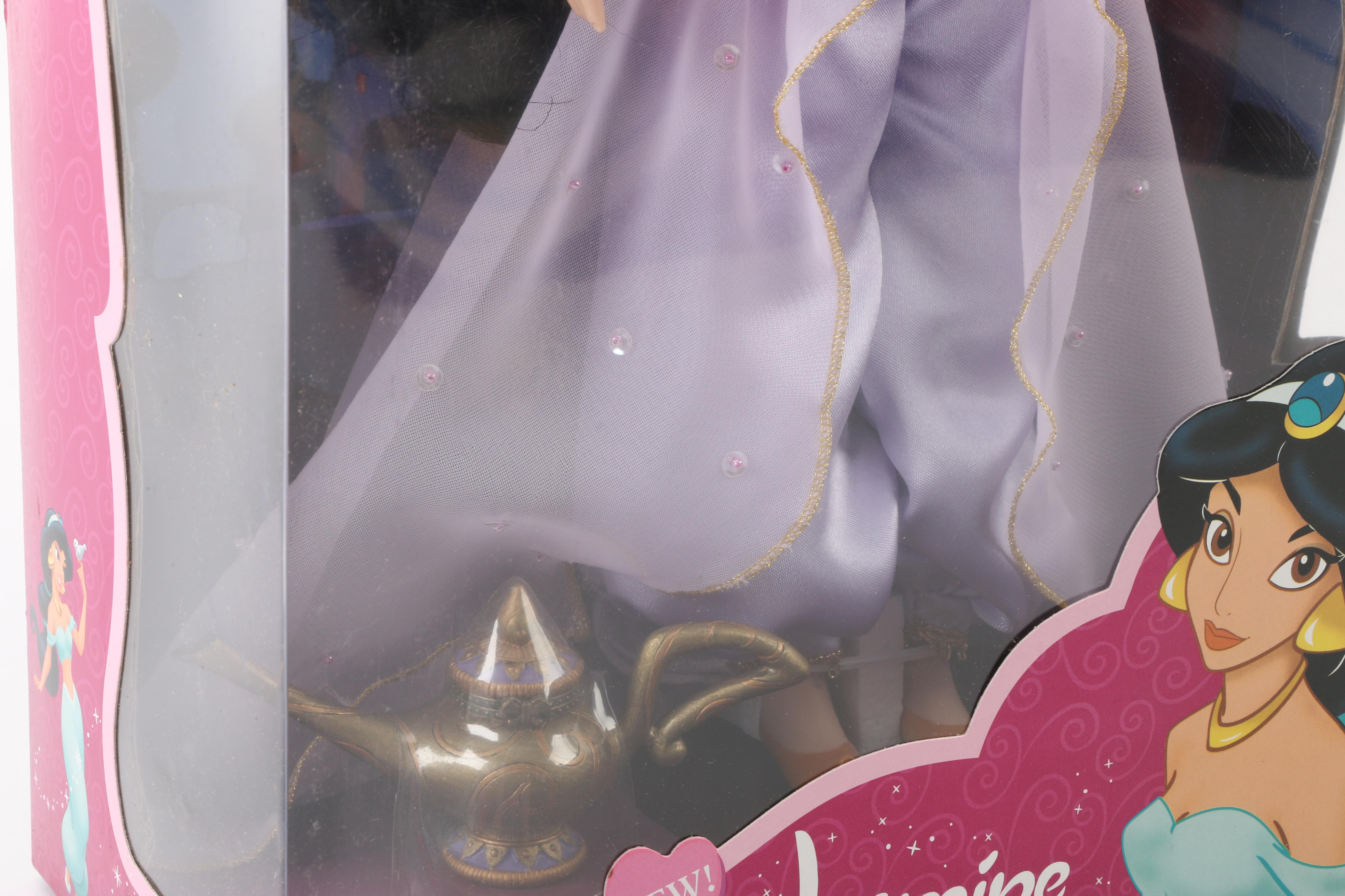 Disney Princess Snow White and Jasmine Porcelain Dolls