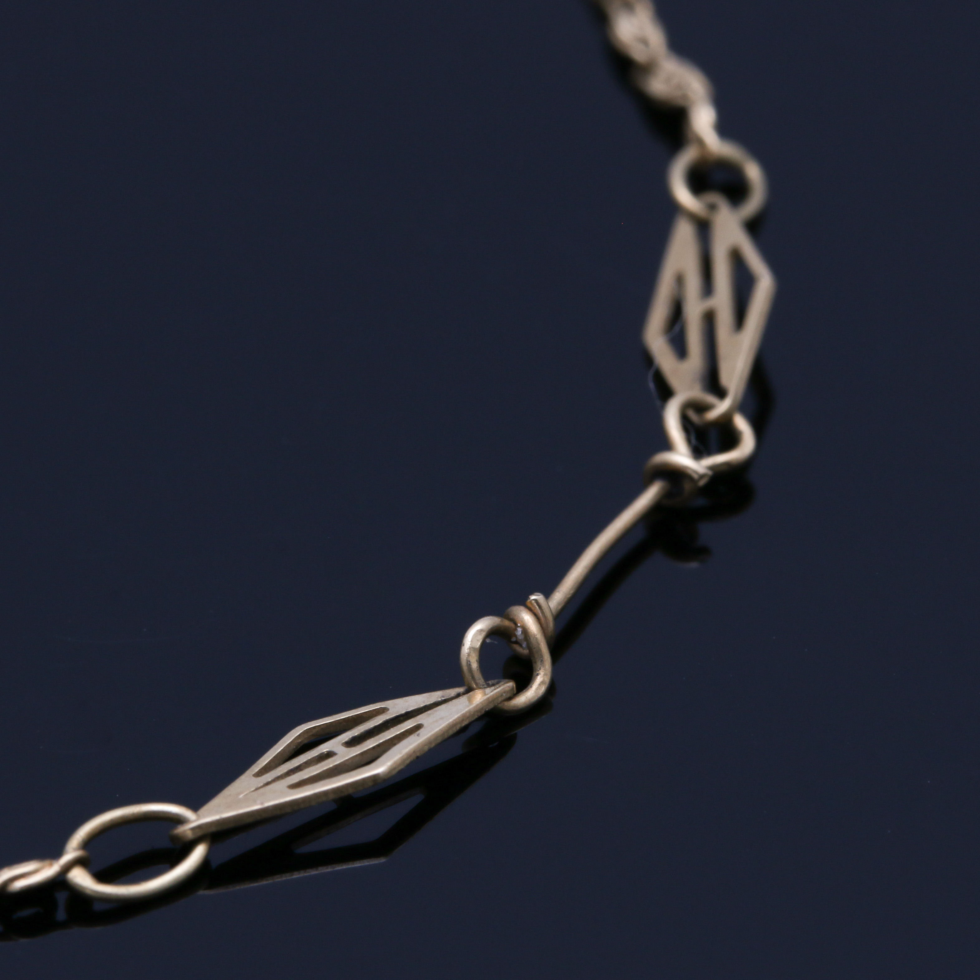 18K Yellow Gold Pearl Bracelet