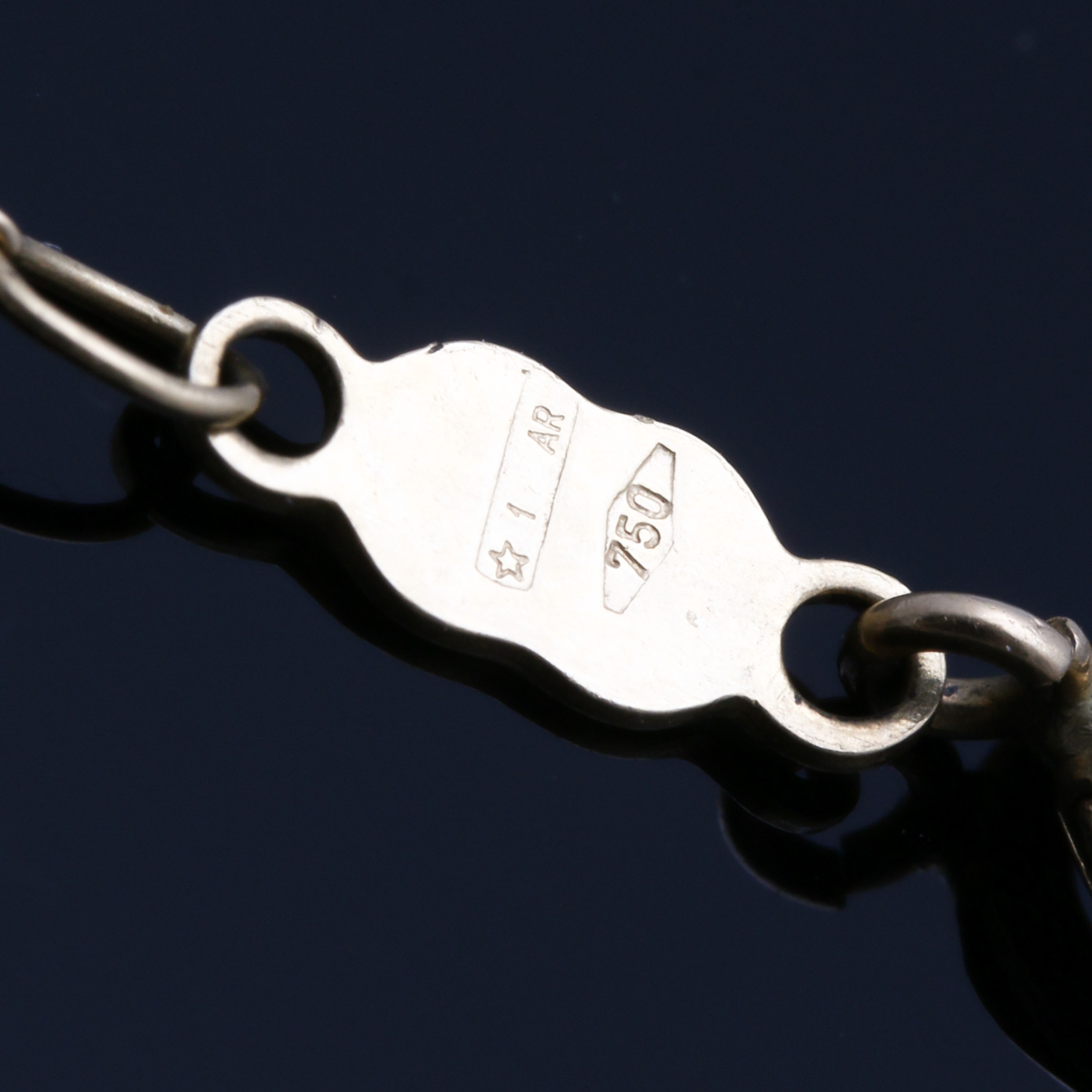 18K Yellow Gold Pearl Bracelet