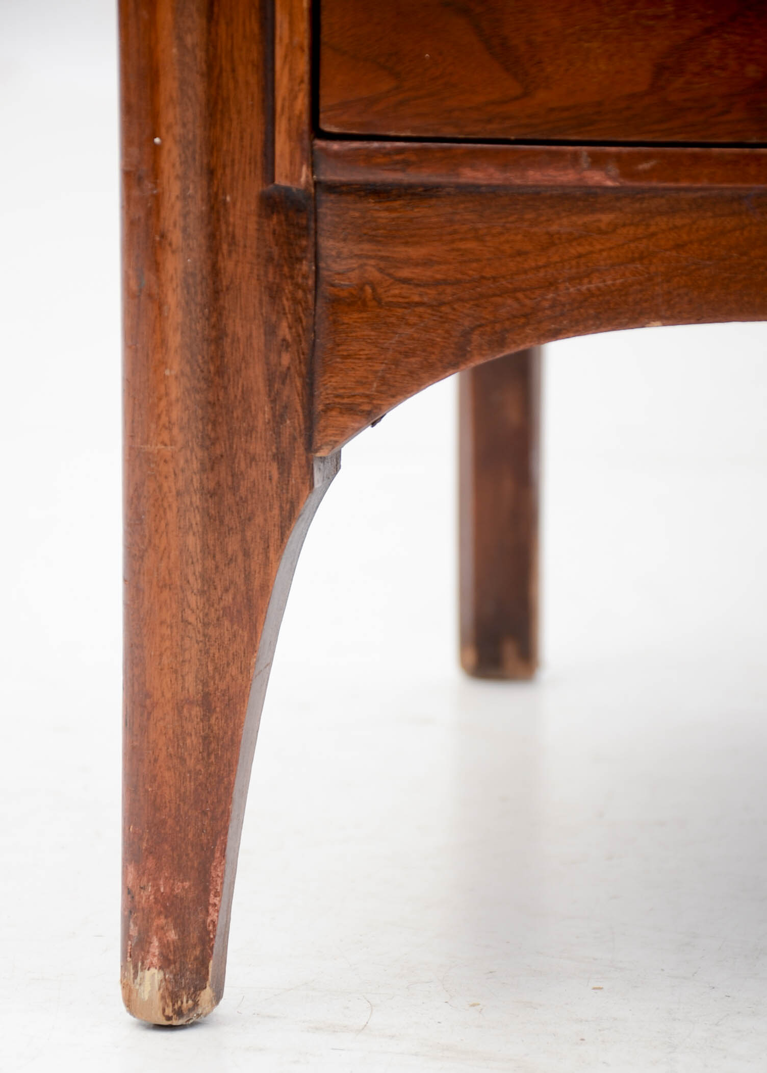 Kent-Coffey Mid Century Modern Chest of Drawers