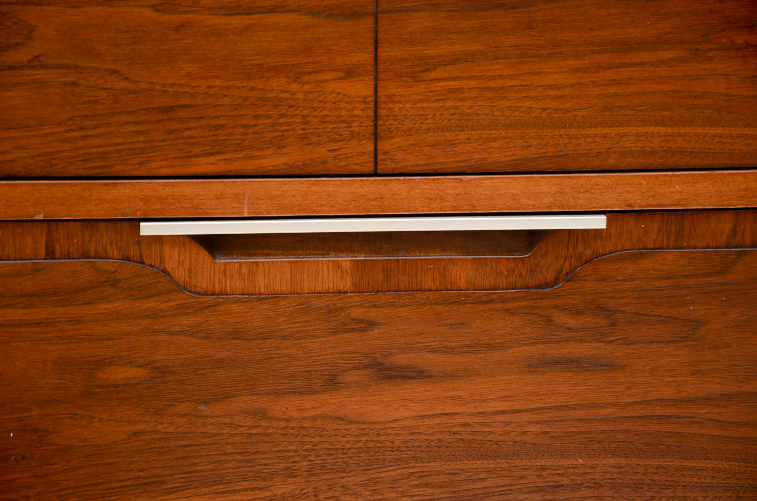 Kent-Coffey Mid Century Modern Chest of Drawers