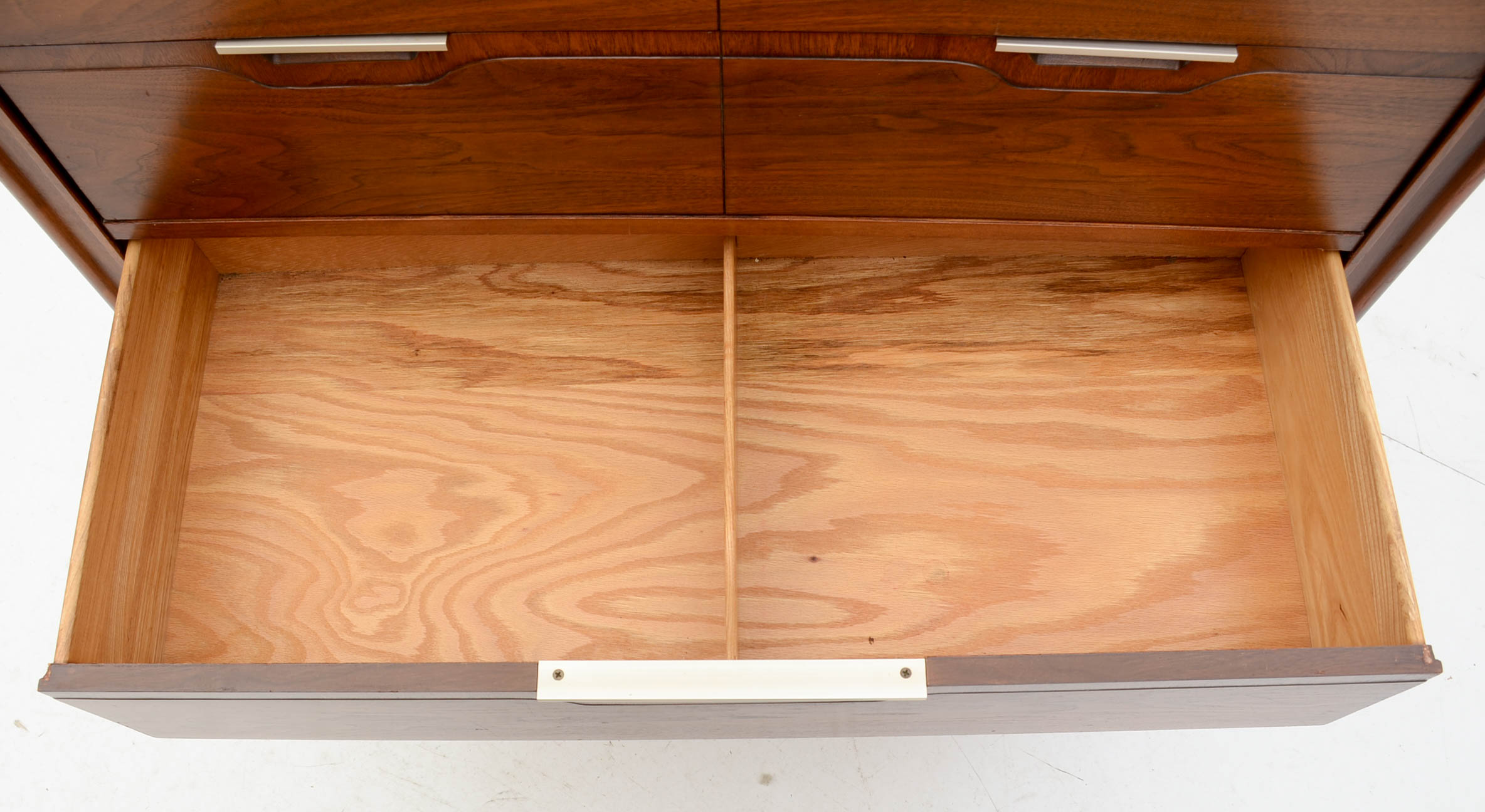 Kent-Coffey Mid Century Modern Chest of Drawers