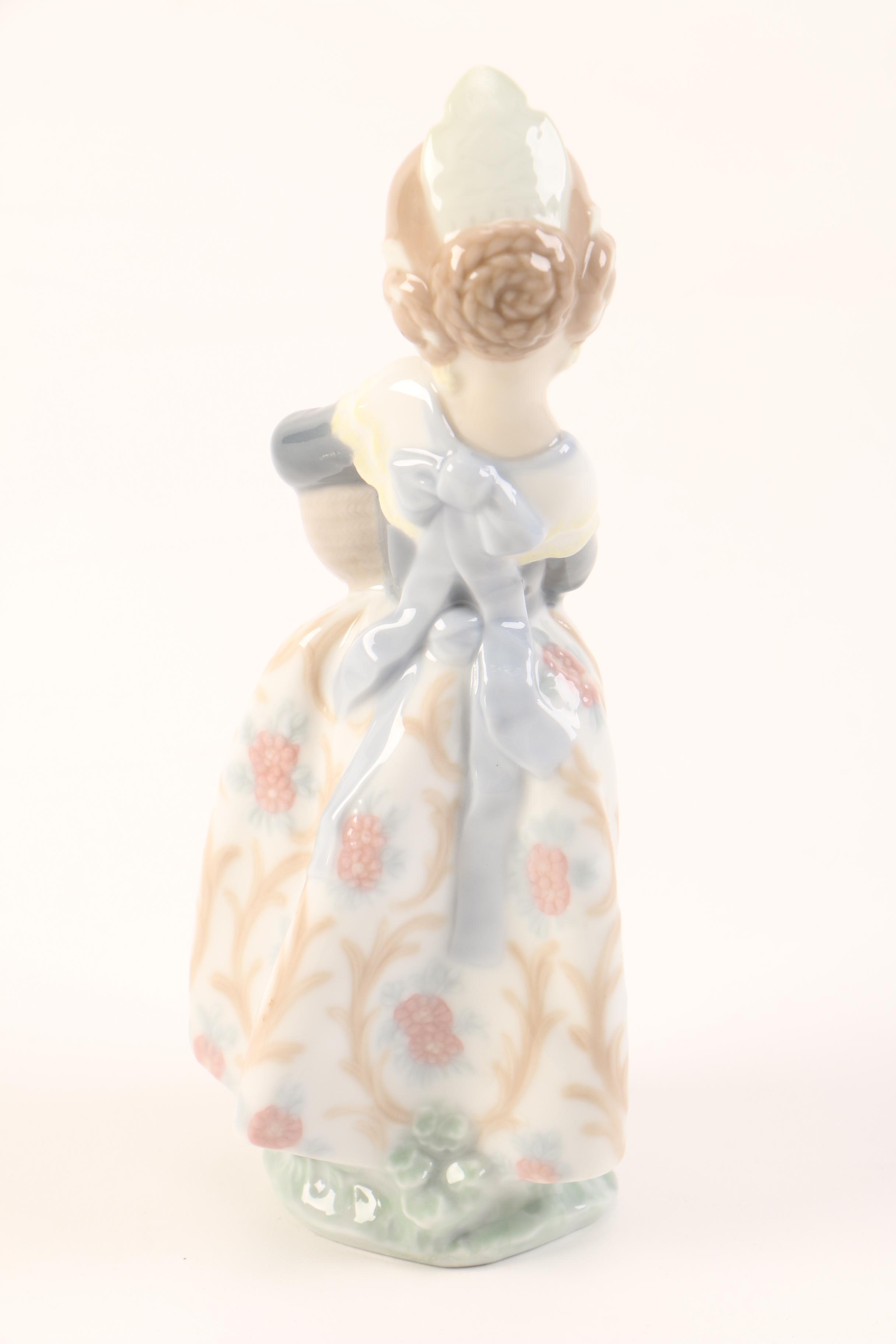 Lladro Figurine of Girl with Oranges