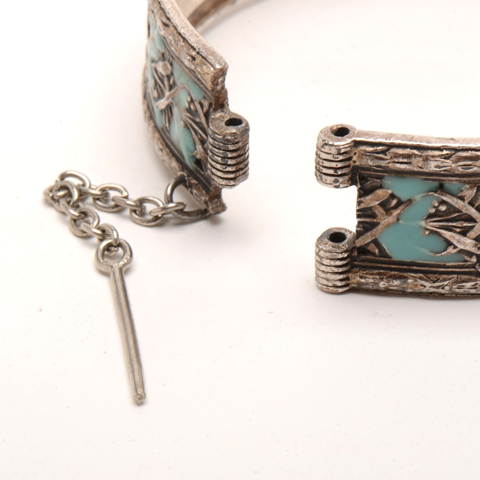 Vintage Enameled Hinged Bangle