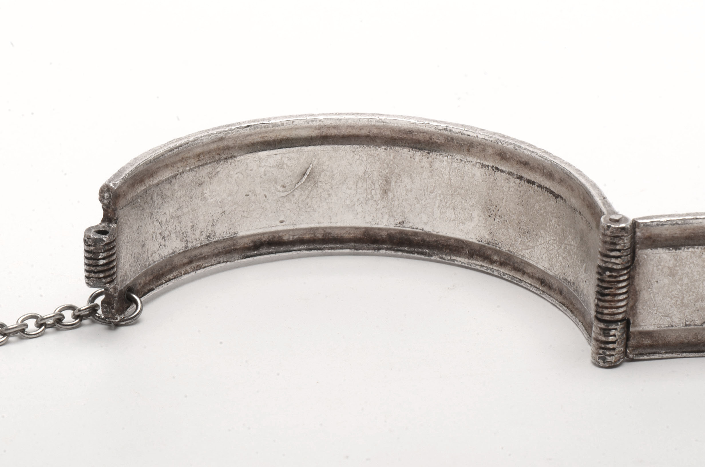 Vintage Enameled Hinged Bangle