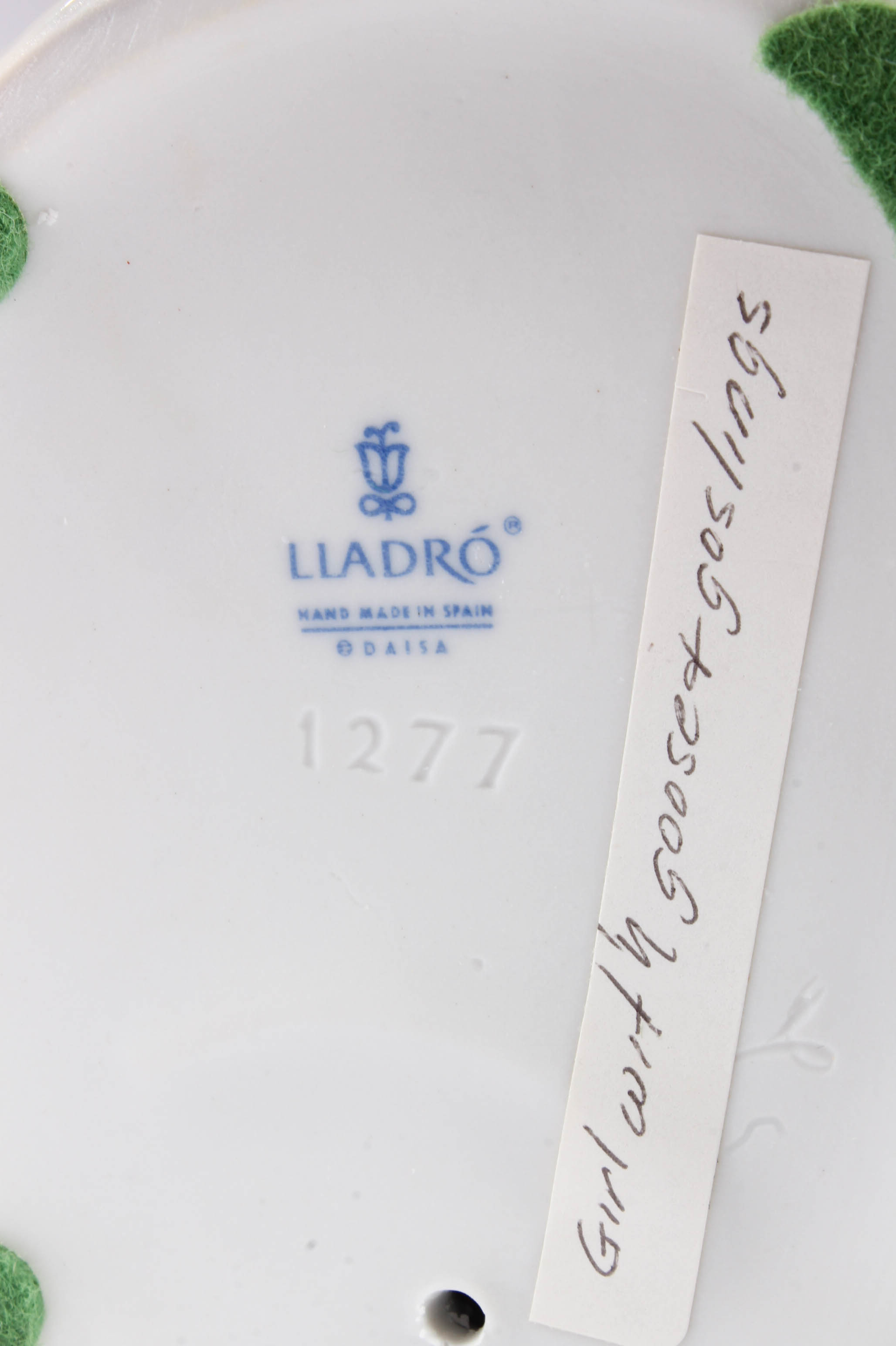 Lladró Figurine Depicting Girl Feeding Geese