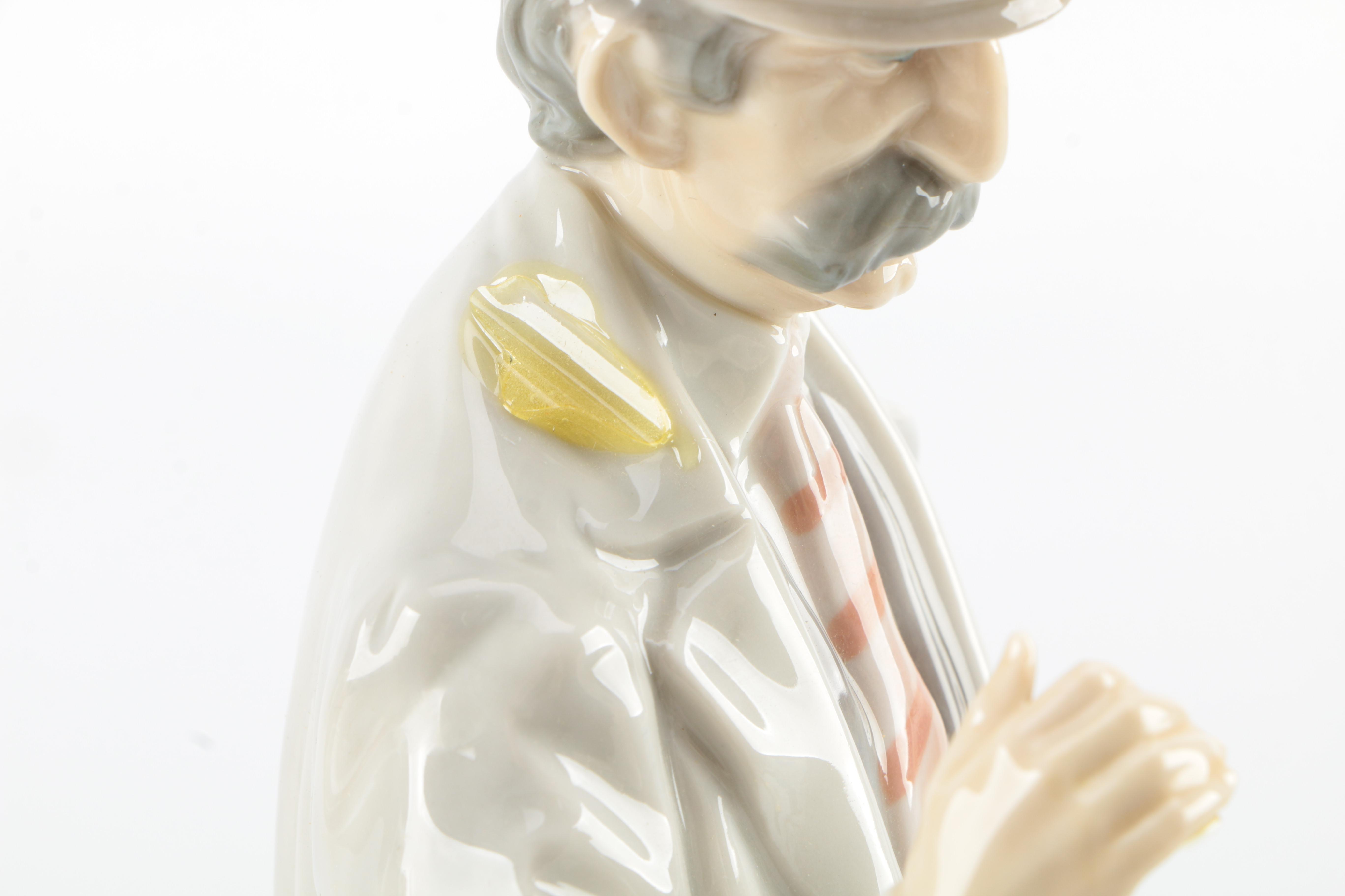 1984 Lladró "Roving Photographer" Porcelain Figurine