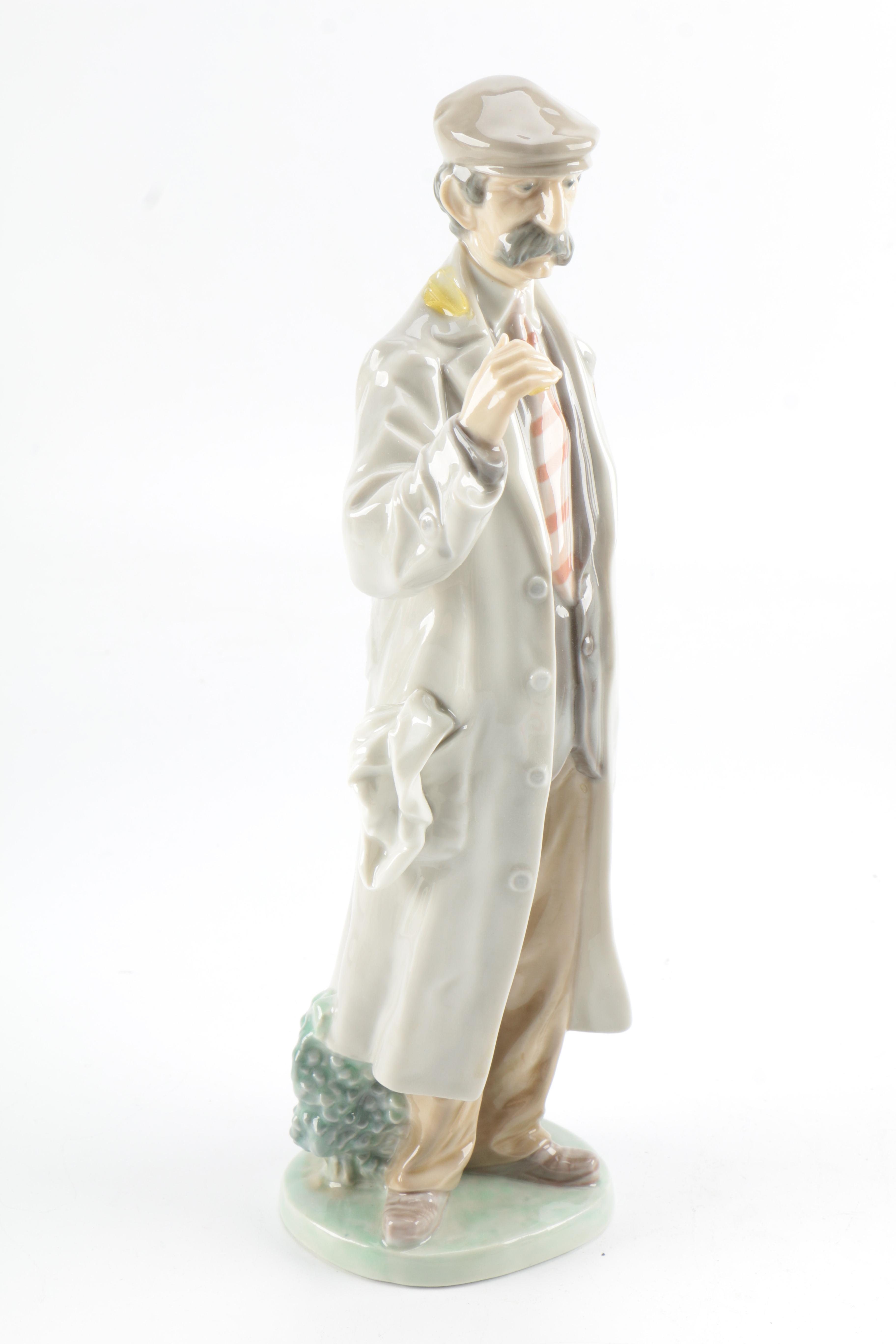 1984 Lladró "Roving Photographer" Porcelain Figurine