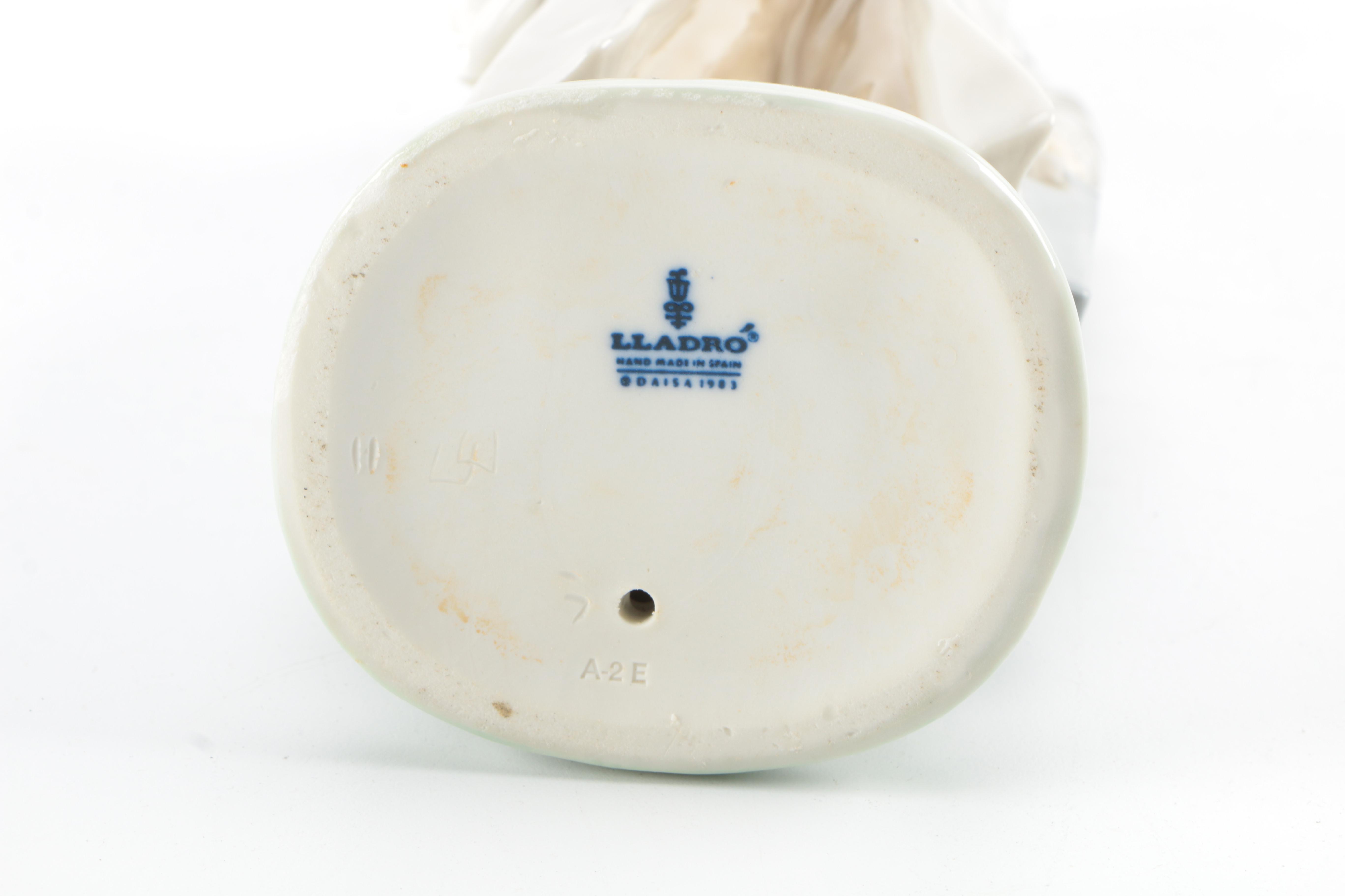 1984 Lladró "Roving Photographer" Porcelain Figurine