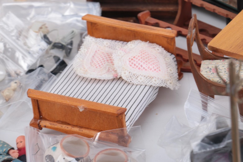 Dollhouse Furniture, Miniature Dolls and Accessories