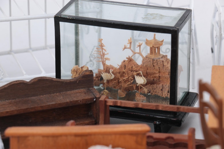 Dollhouse Furniture, Miniature Dolls and Accessories