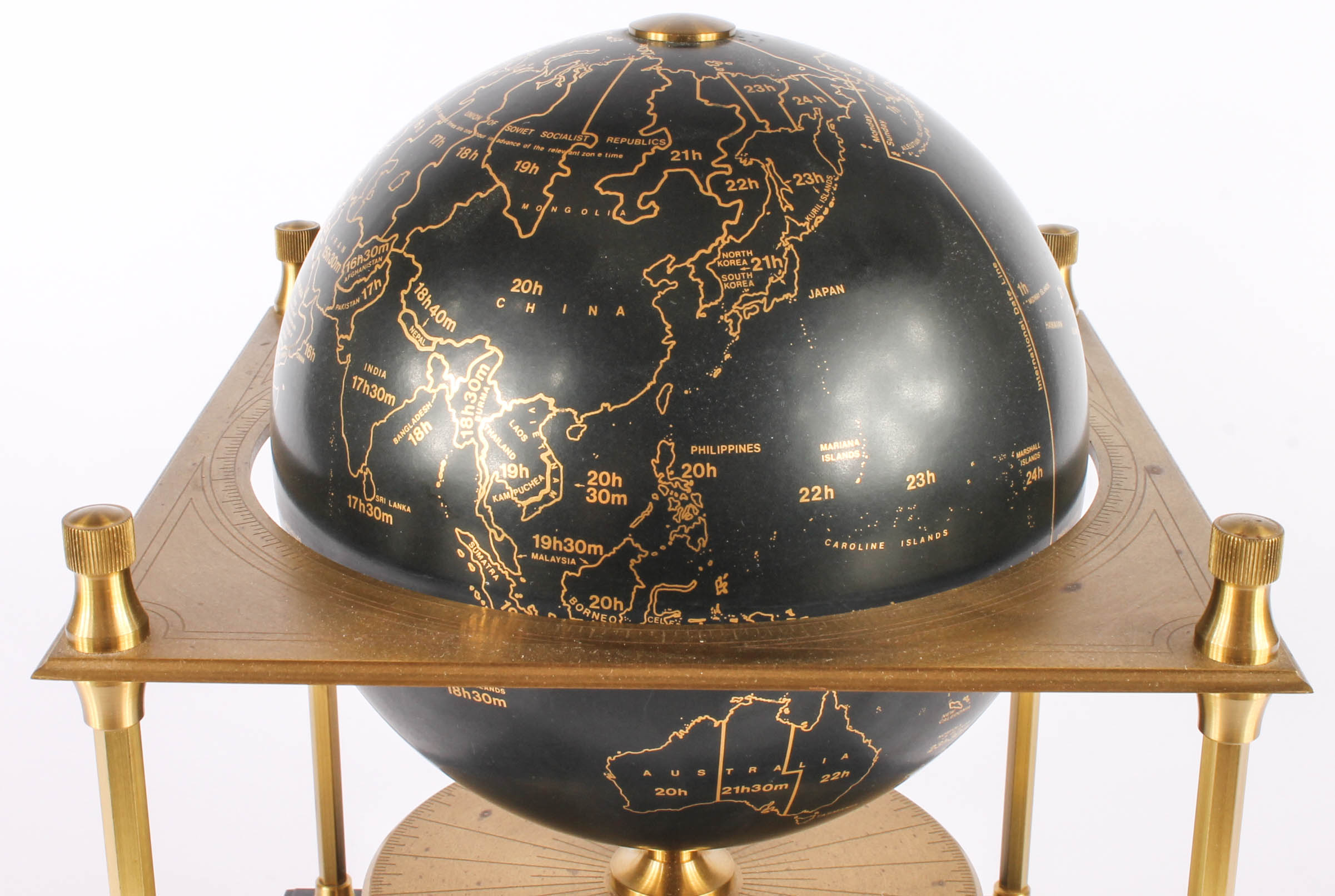 Vintage Royal Geographic Society International Time Zone Clock