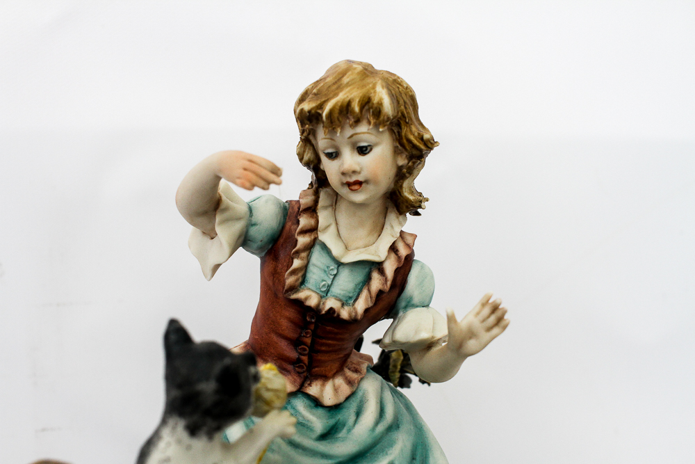 Liciano Cazzola Capodimonte Italian Porcelain Figurine