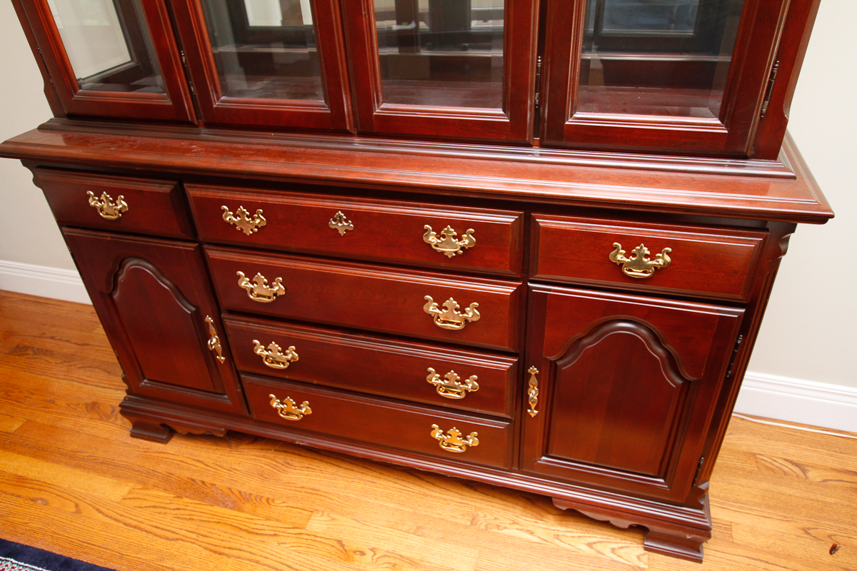 Sumter Cabinet Co. Queen Anne Style China Cabinet